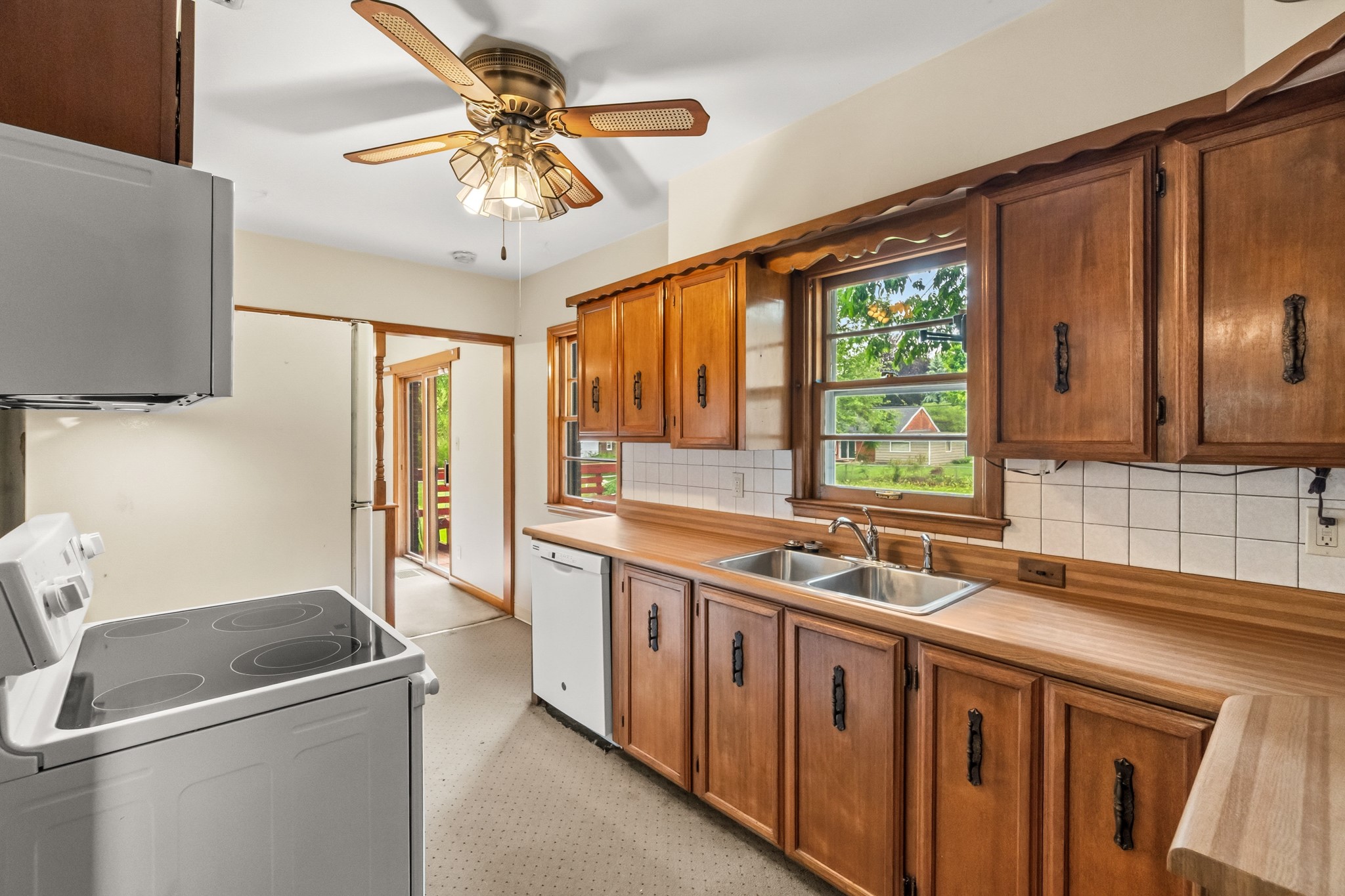 1725 Grand Avenue Property Photo 16