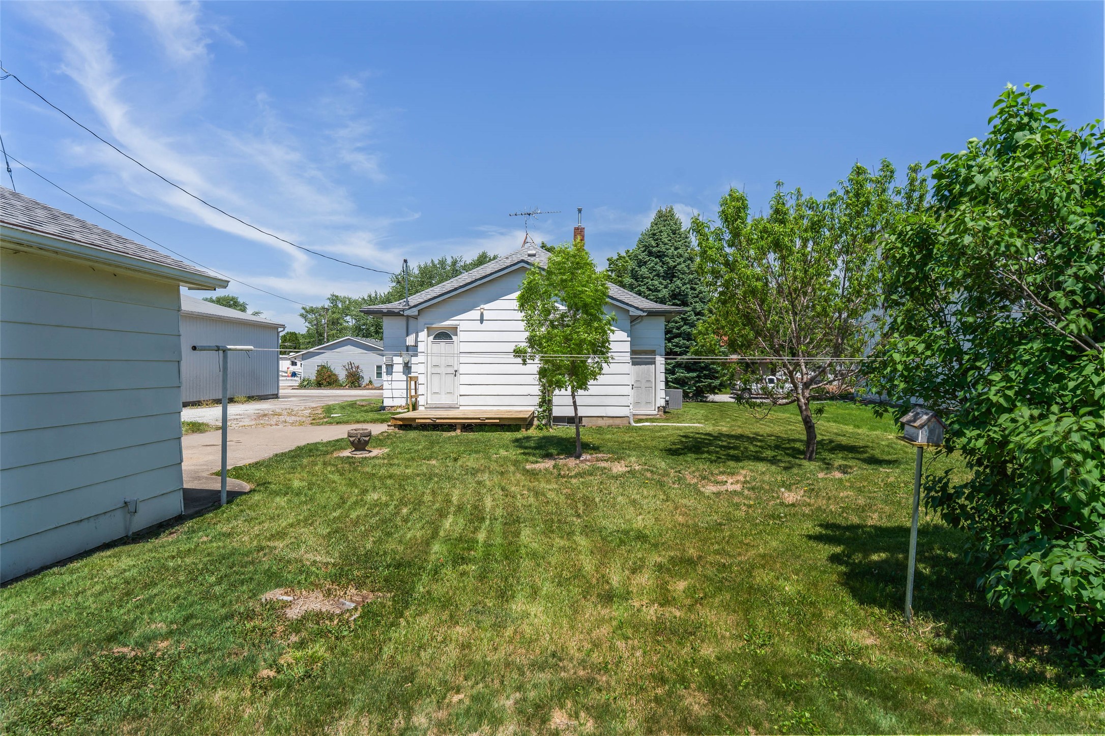 211 E Washington Street Property Photo 5