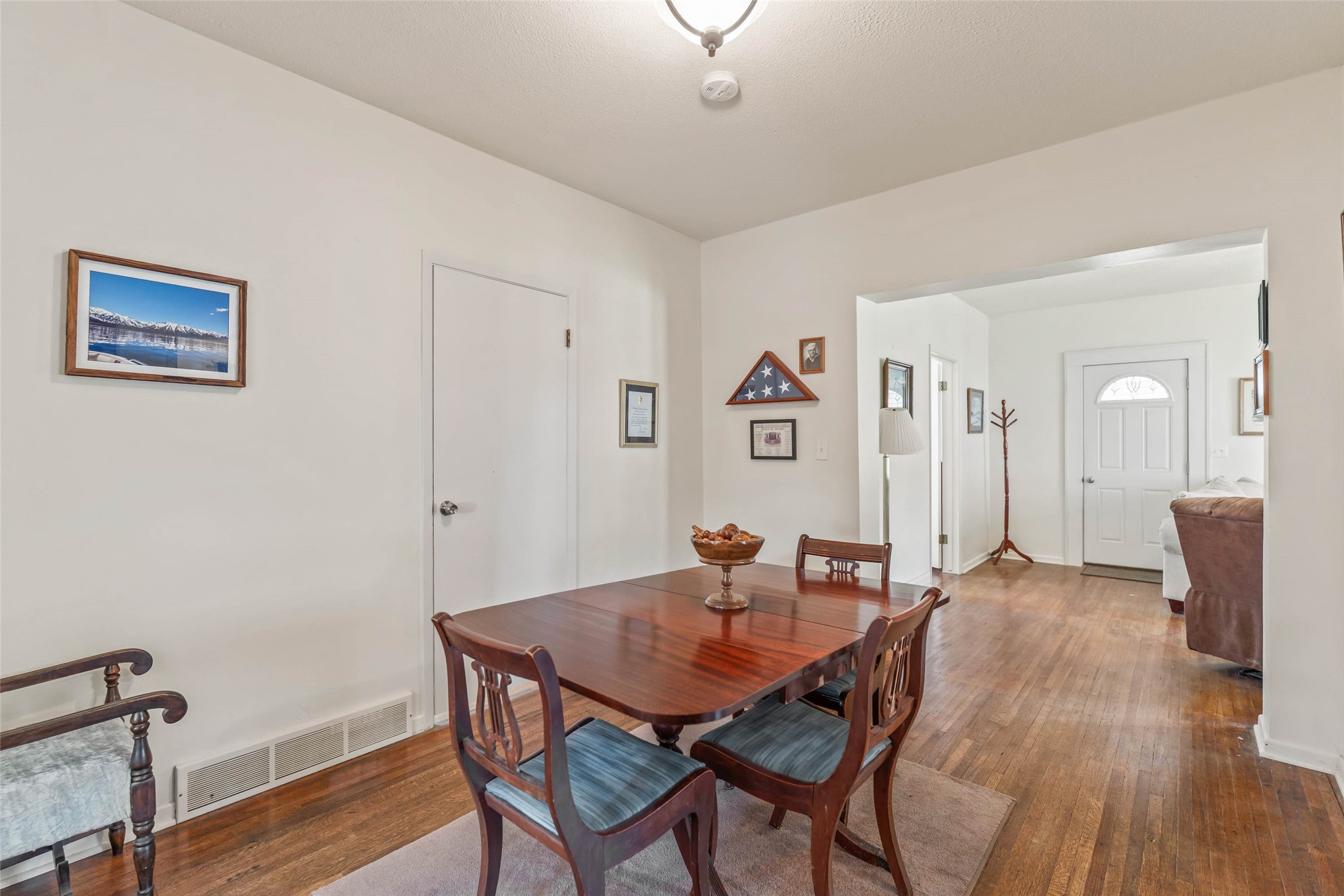 211 E Washington Street Property Photo 12