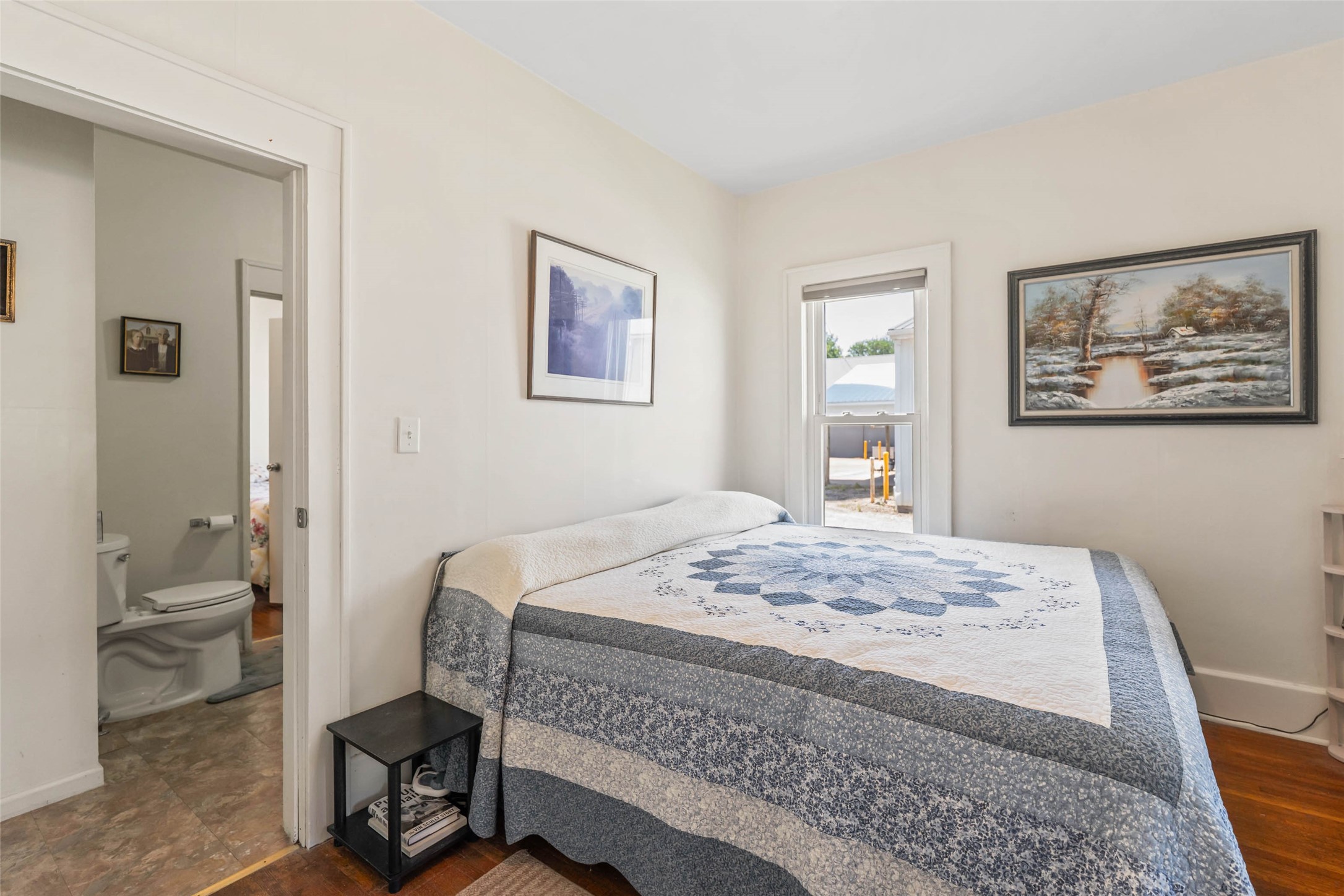 211 E Washington Street Property Photo 18