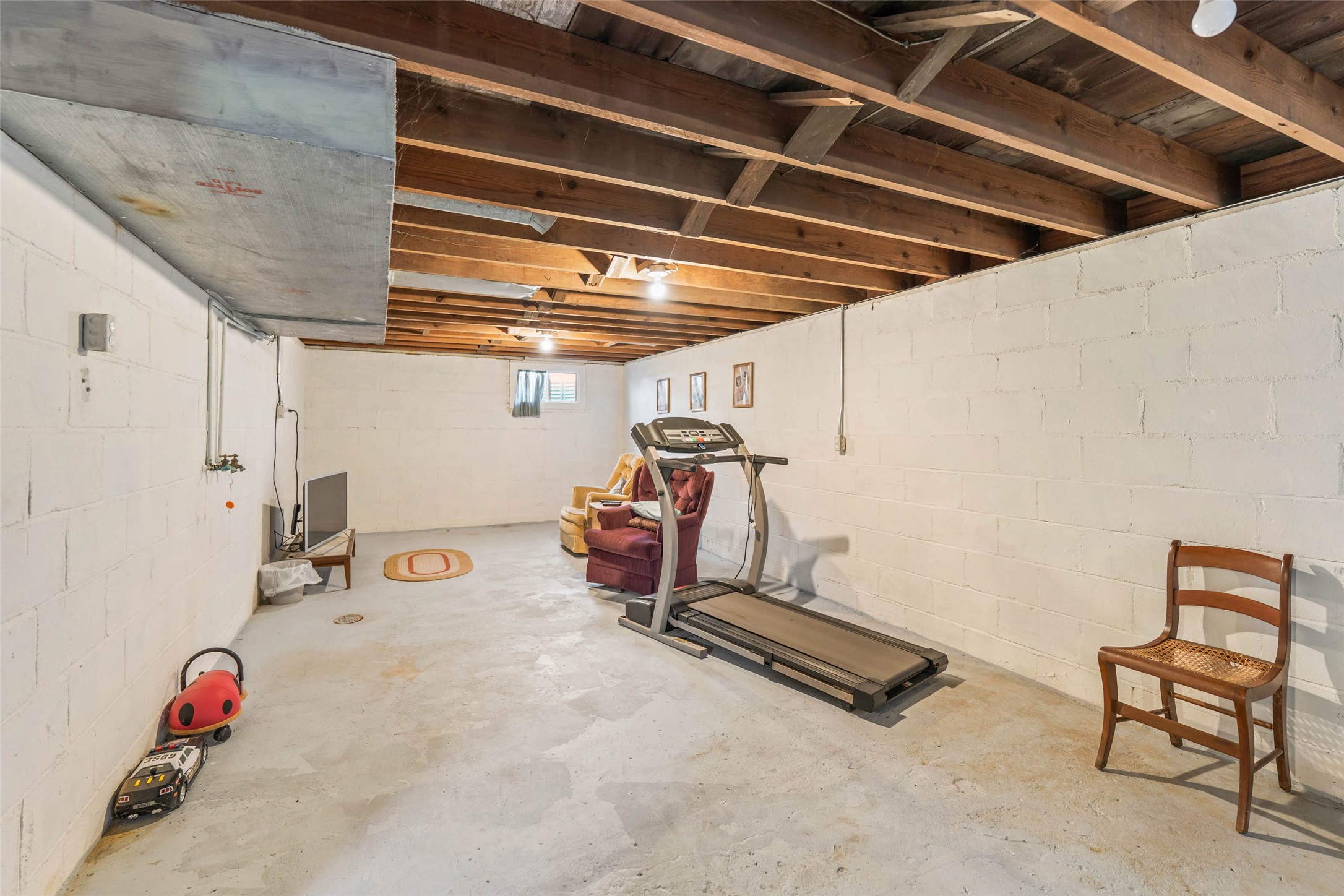 211 E Washington Street Property Photo 23