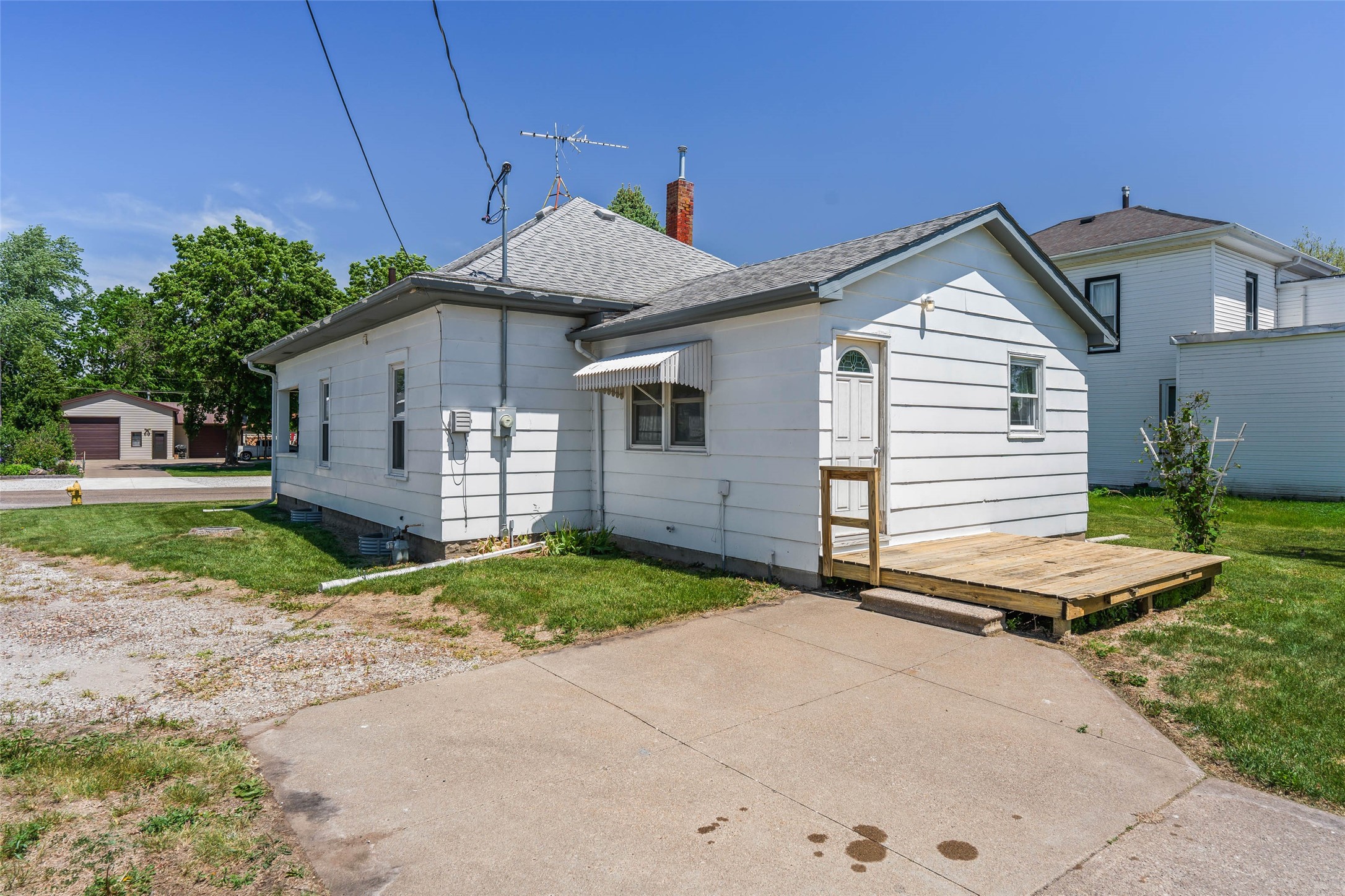 211 E Washington Street Property Photo 28