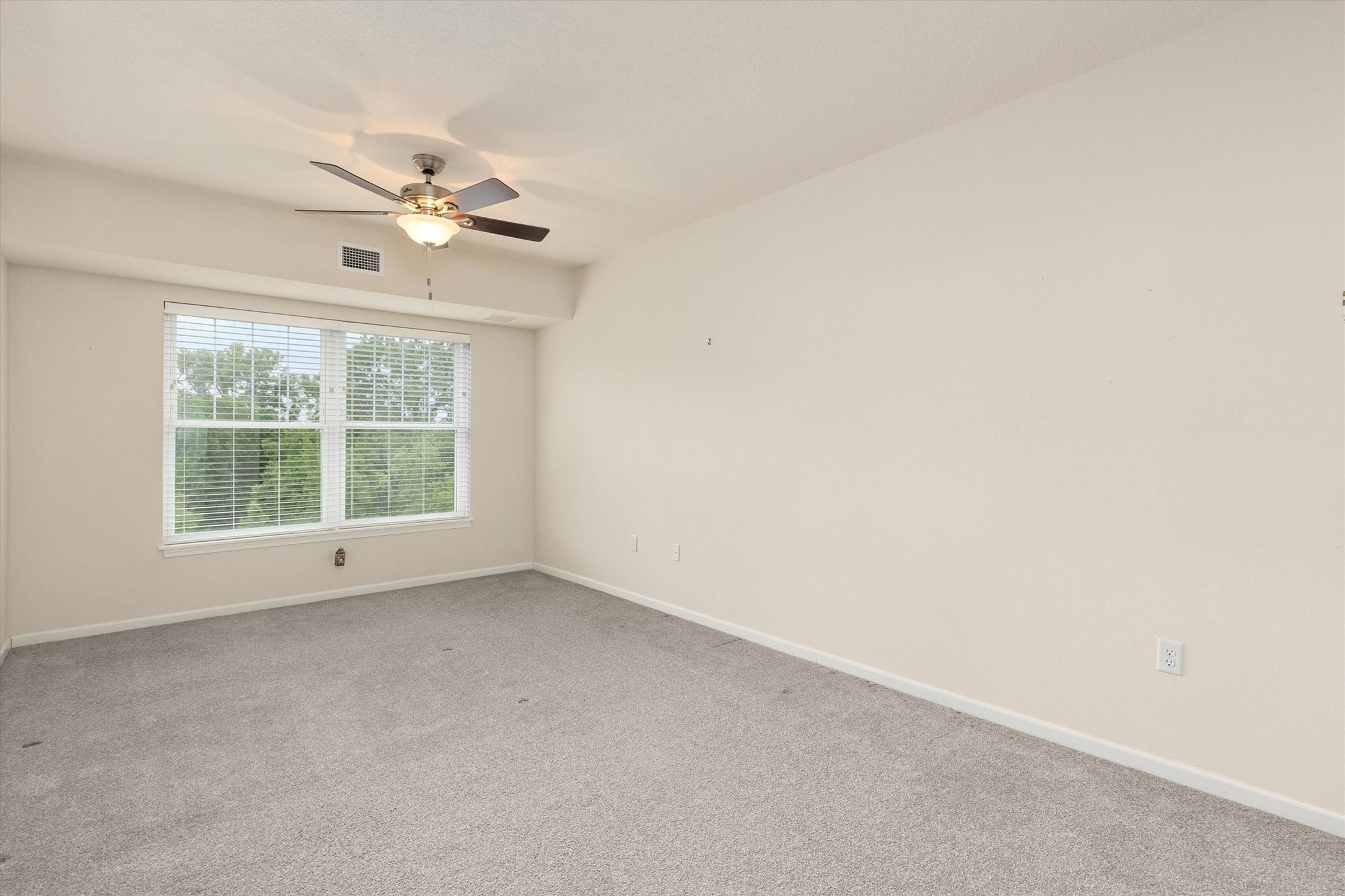 9001 Windsor Parkway 313 Property Photo 23
