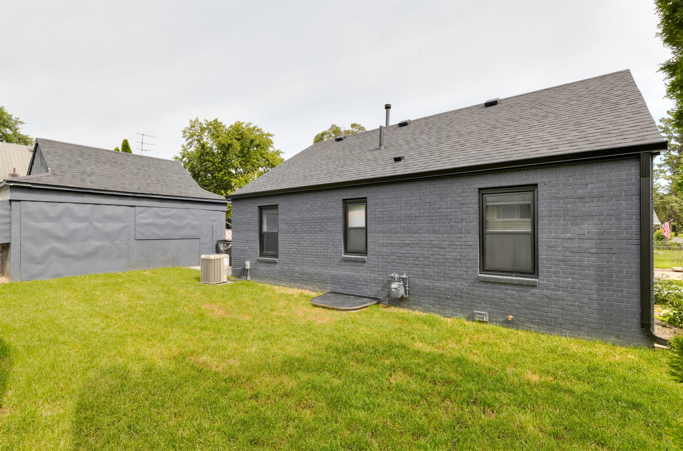 3120 Amherst Street Property Photo 5