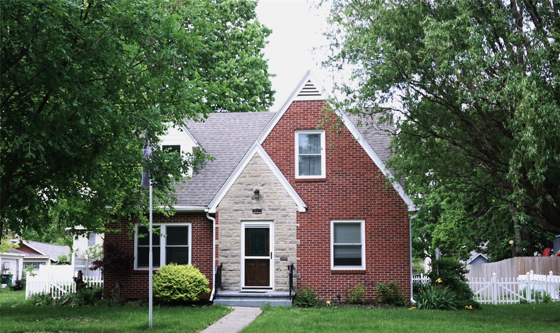 511 W Washington Street Property Photo 1