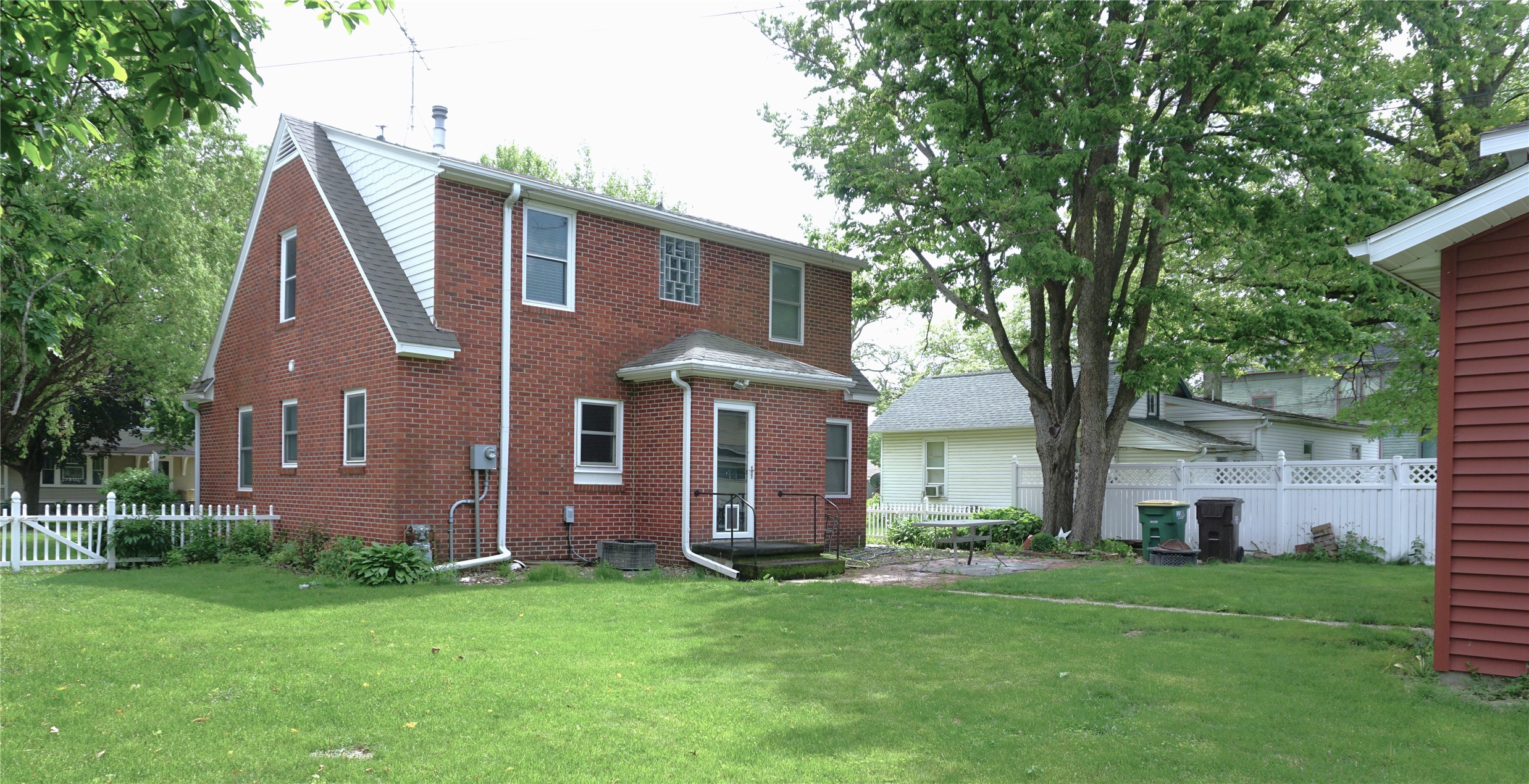 511 W Washington Street Property Photo 3