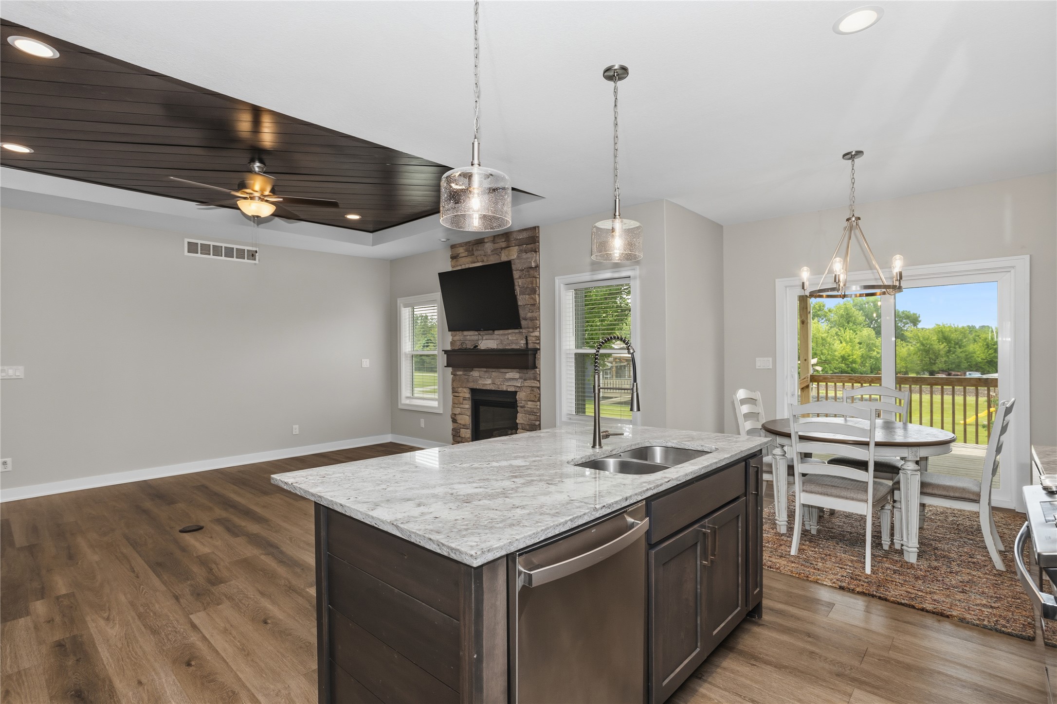 10922 Westport Drive Property Photo 6