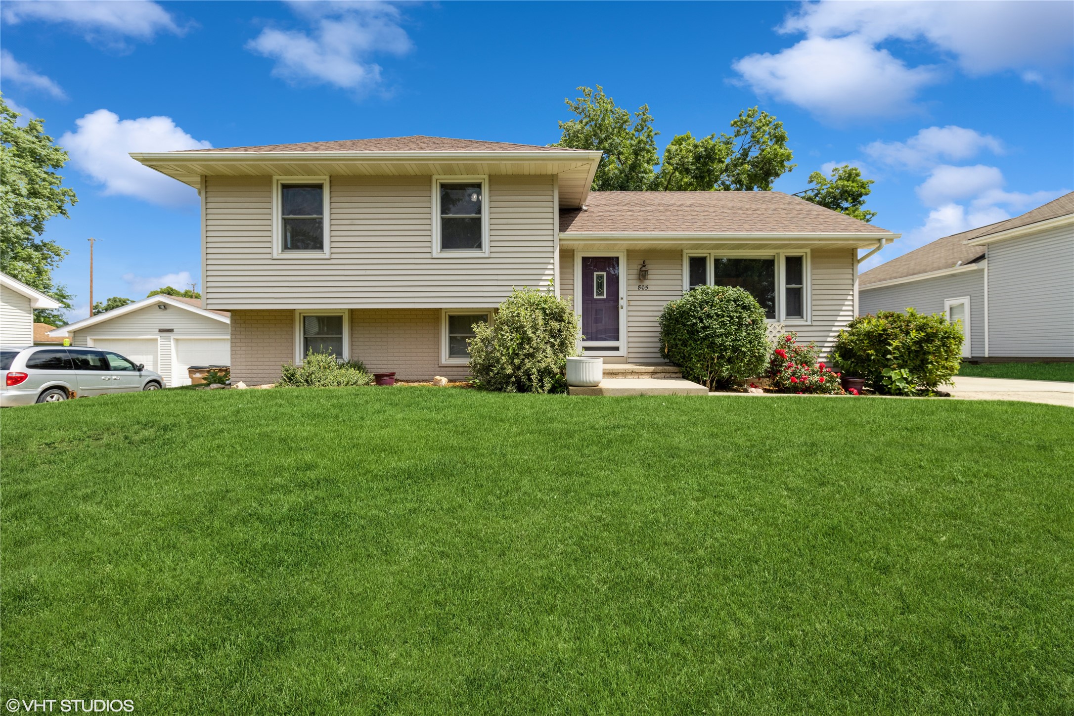 805 Parkview Lane Property Photo 1