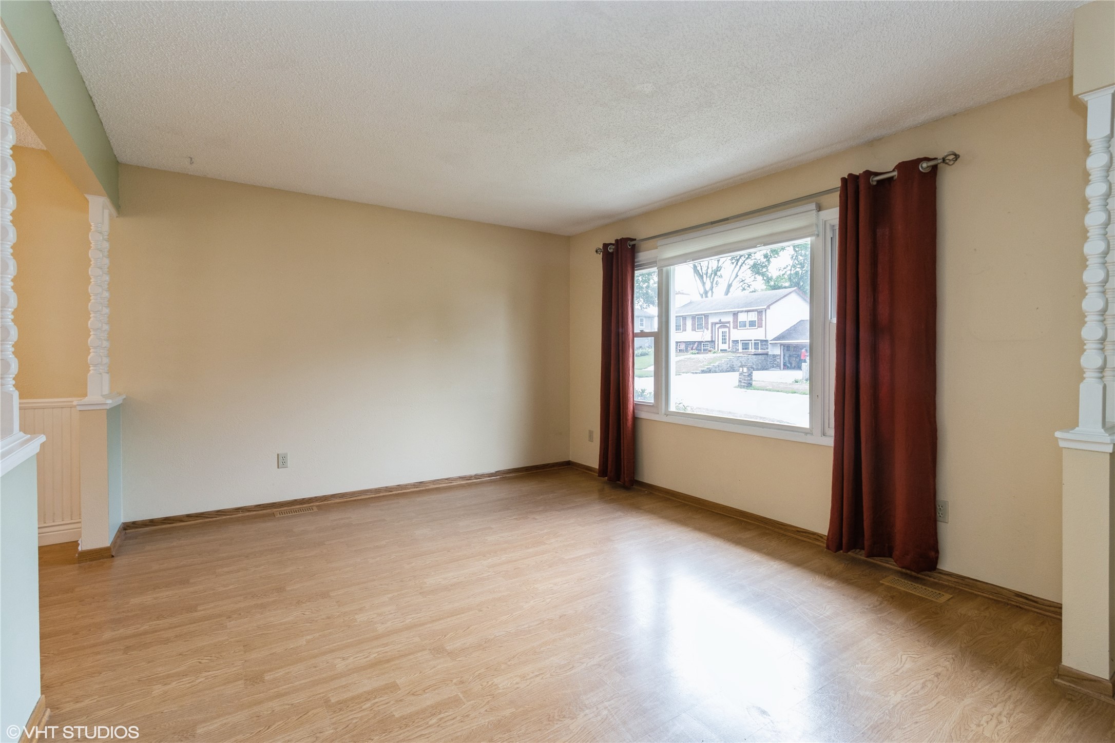 805 Parkview Lane Property Photo 3