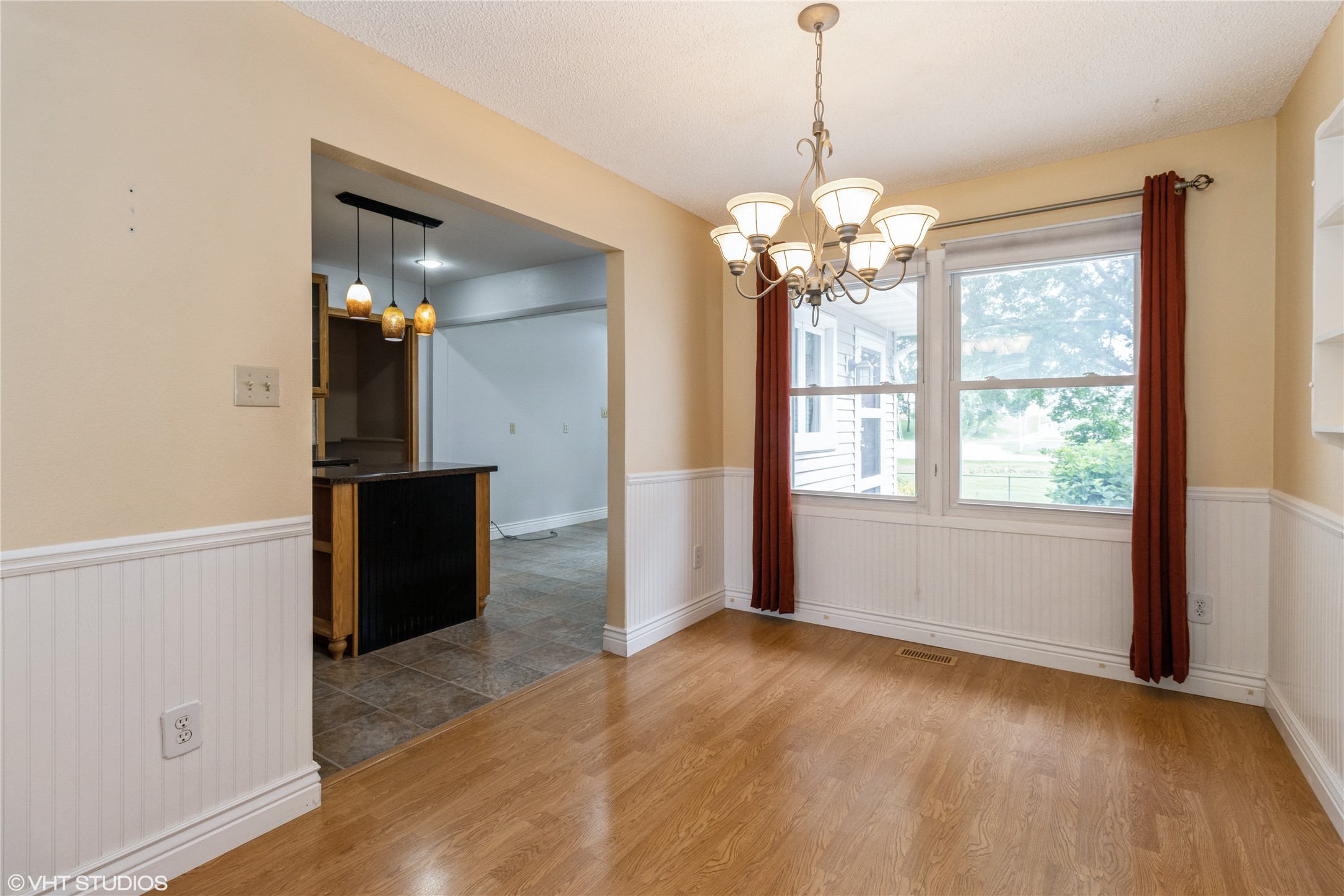 805 Parkview Lane Property Photo 4