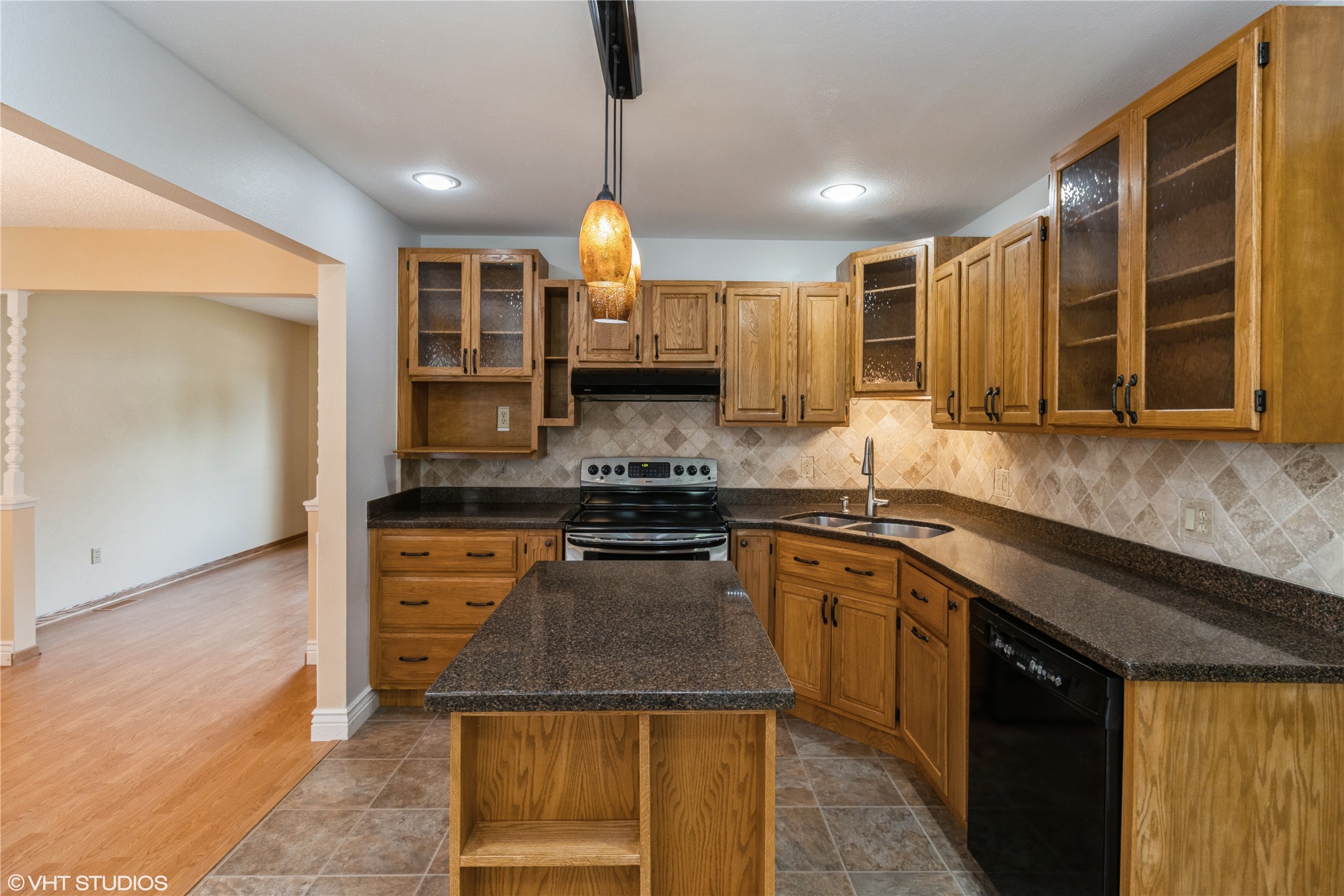805 Parkview Lane Property Photo 7