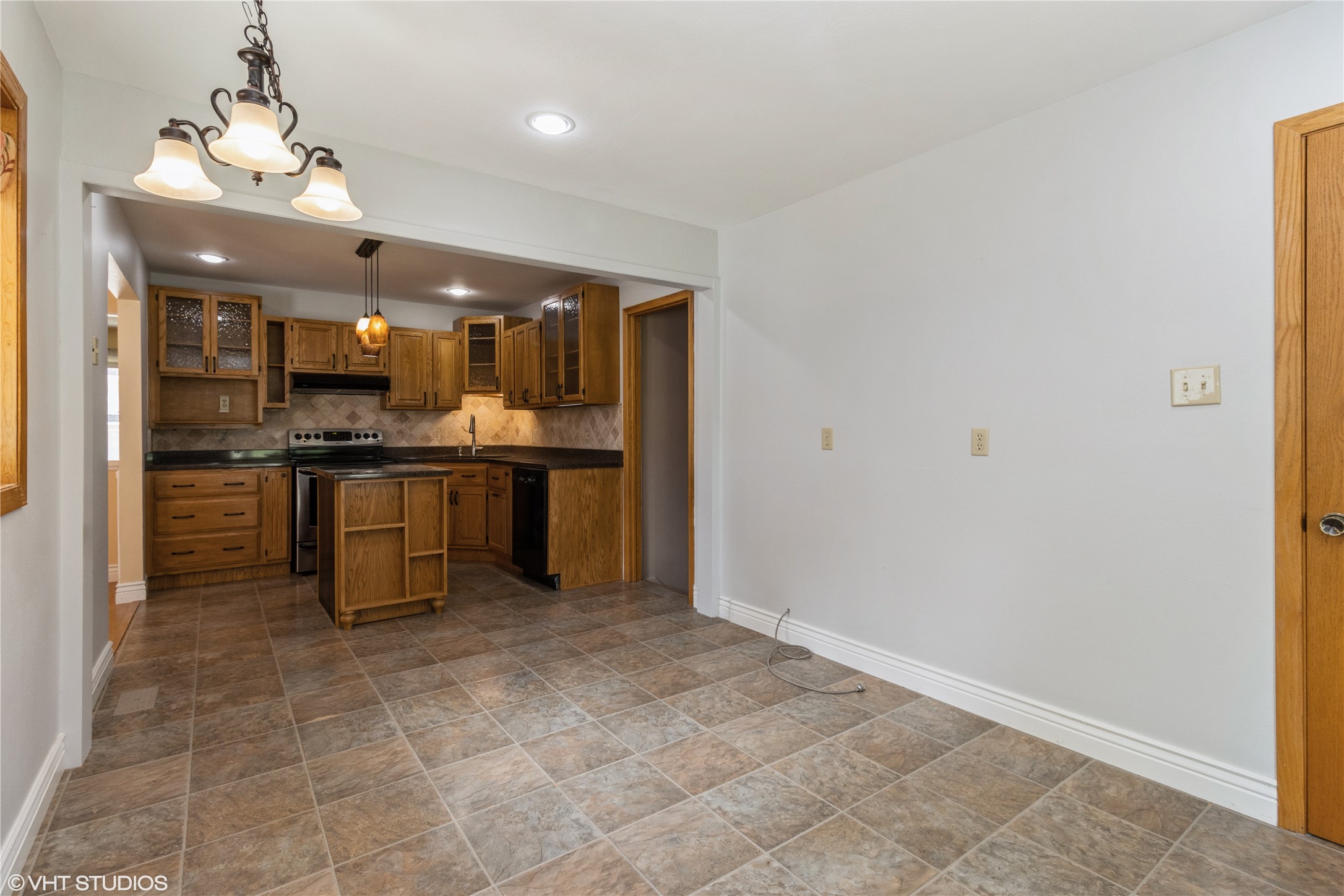 805 Parkview Lane Property Photo 8