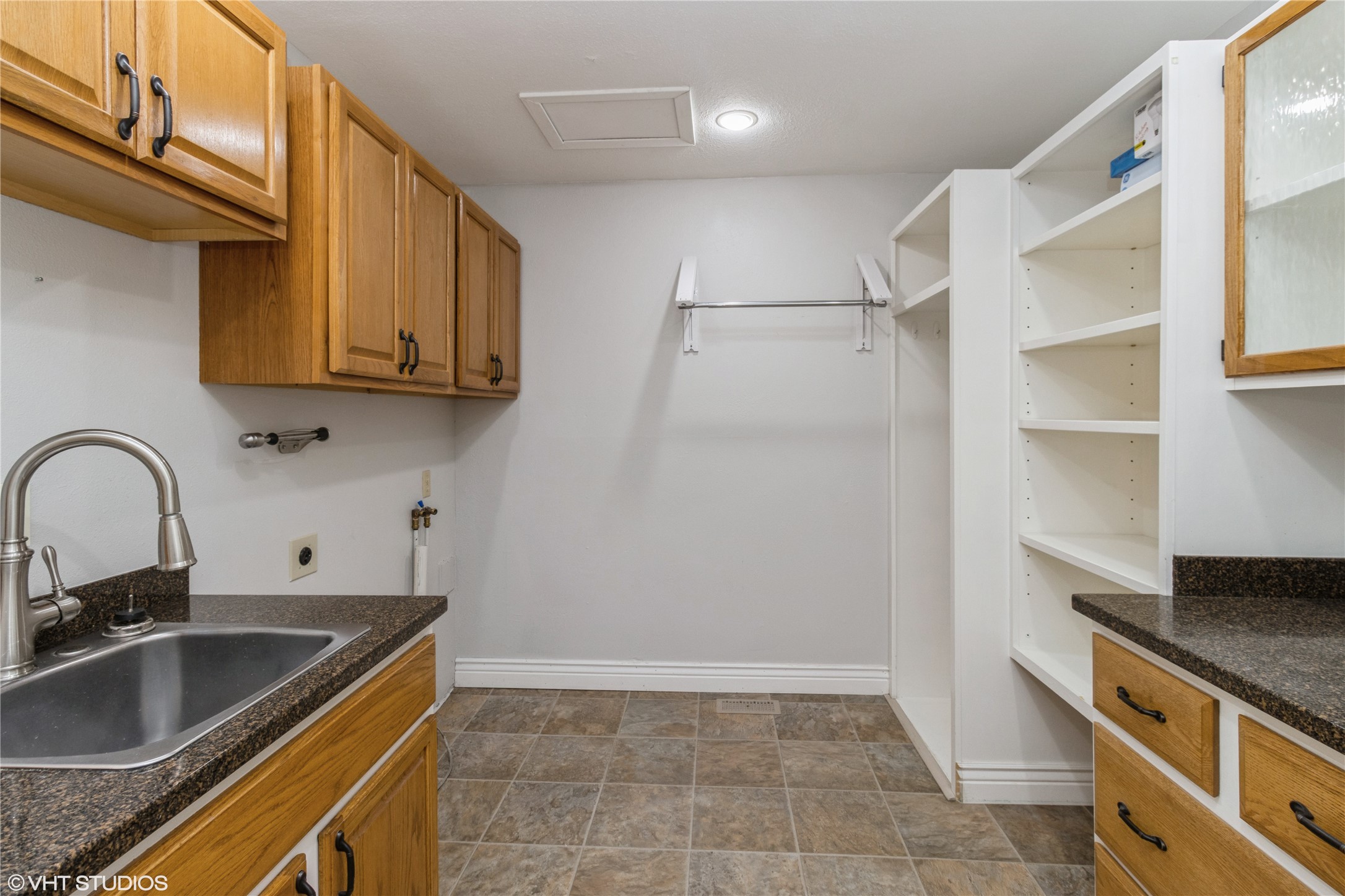 805 Parkview Lane Property Photo 10