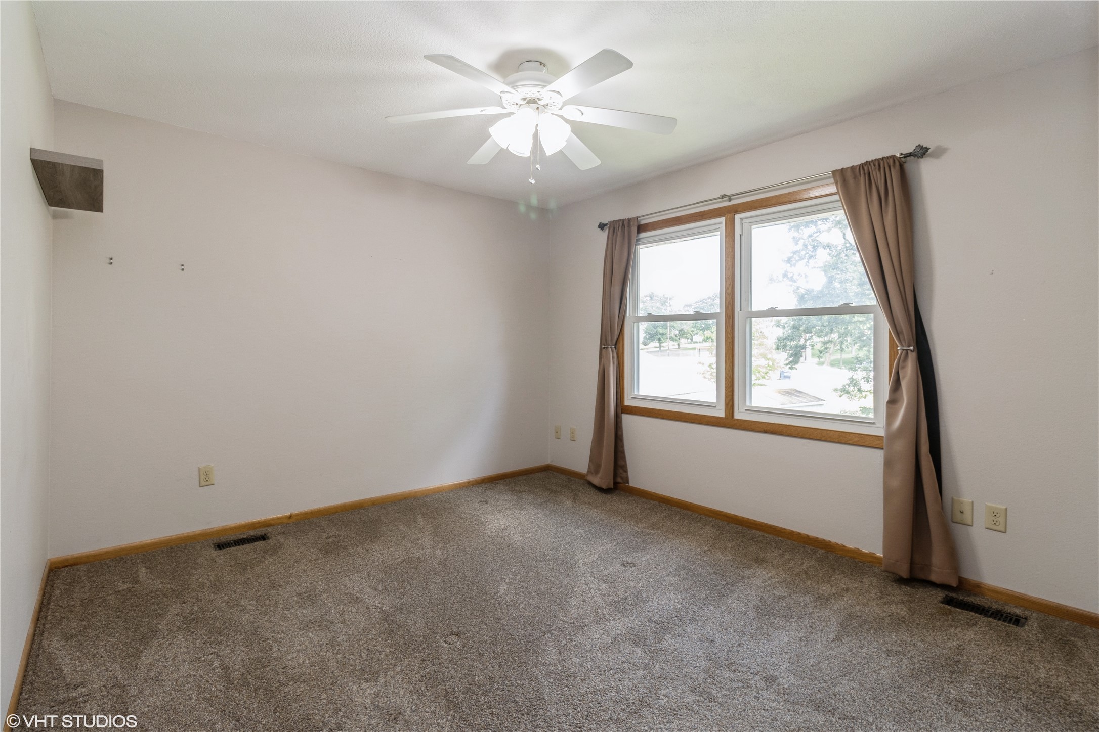 805 Parkview Lane Property Photo 11