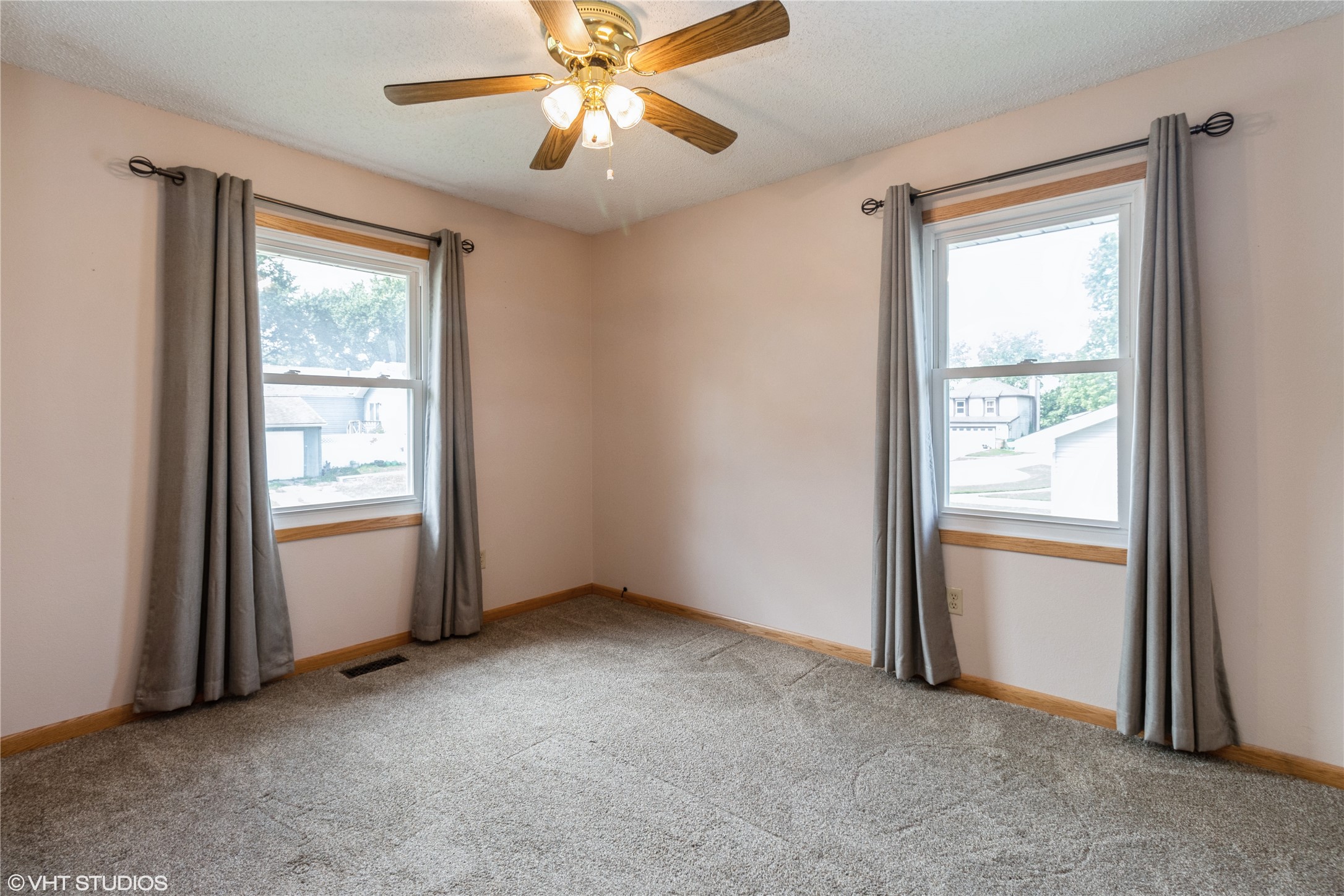 805 Parkview Lane Property Photo 12
