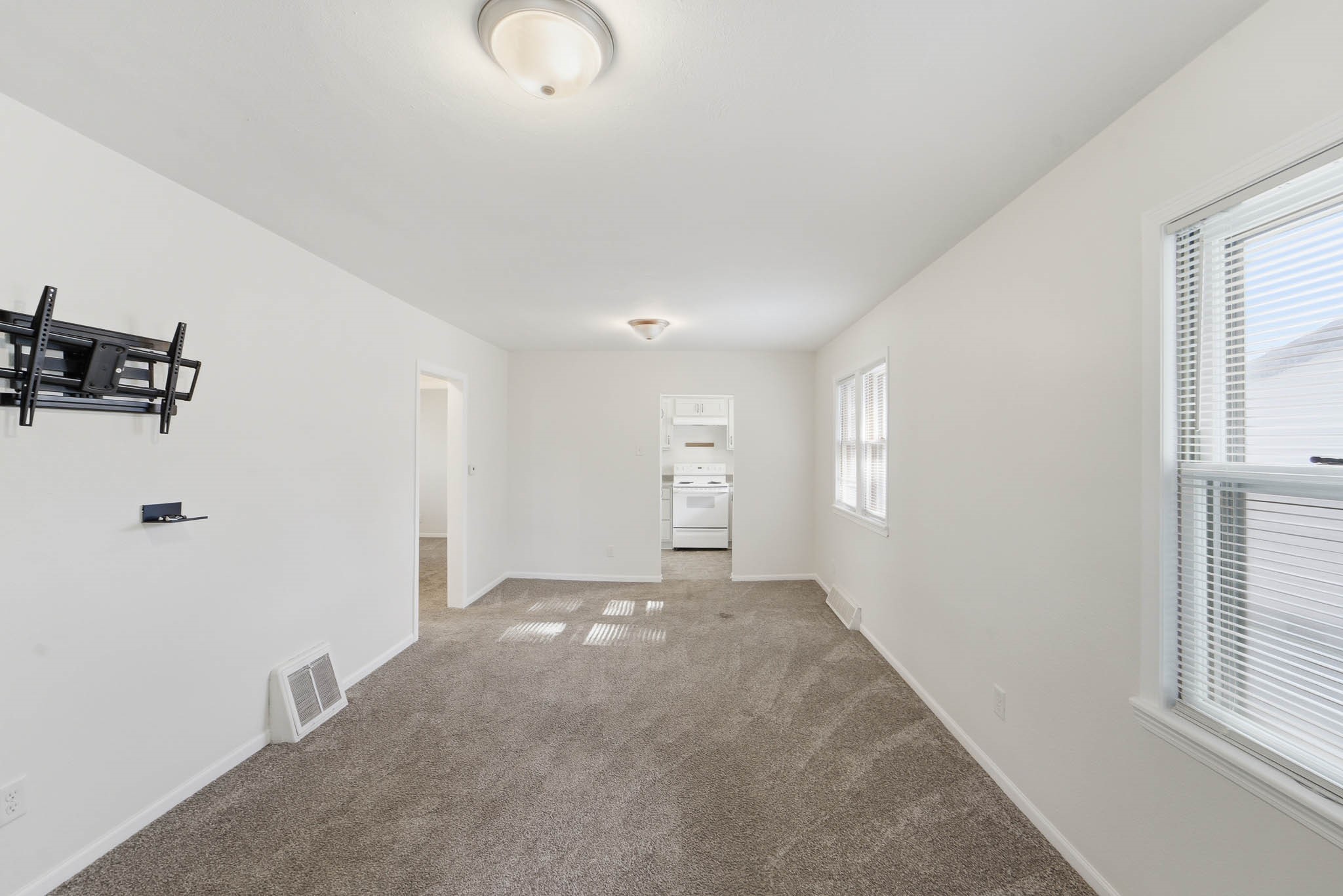 1516 E Jefferson Avenue Property Photo 5