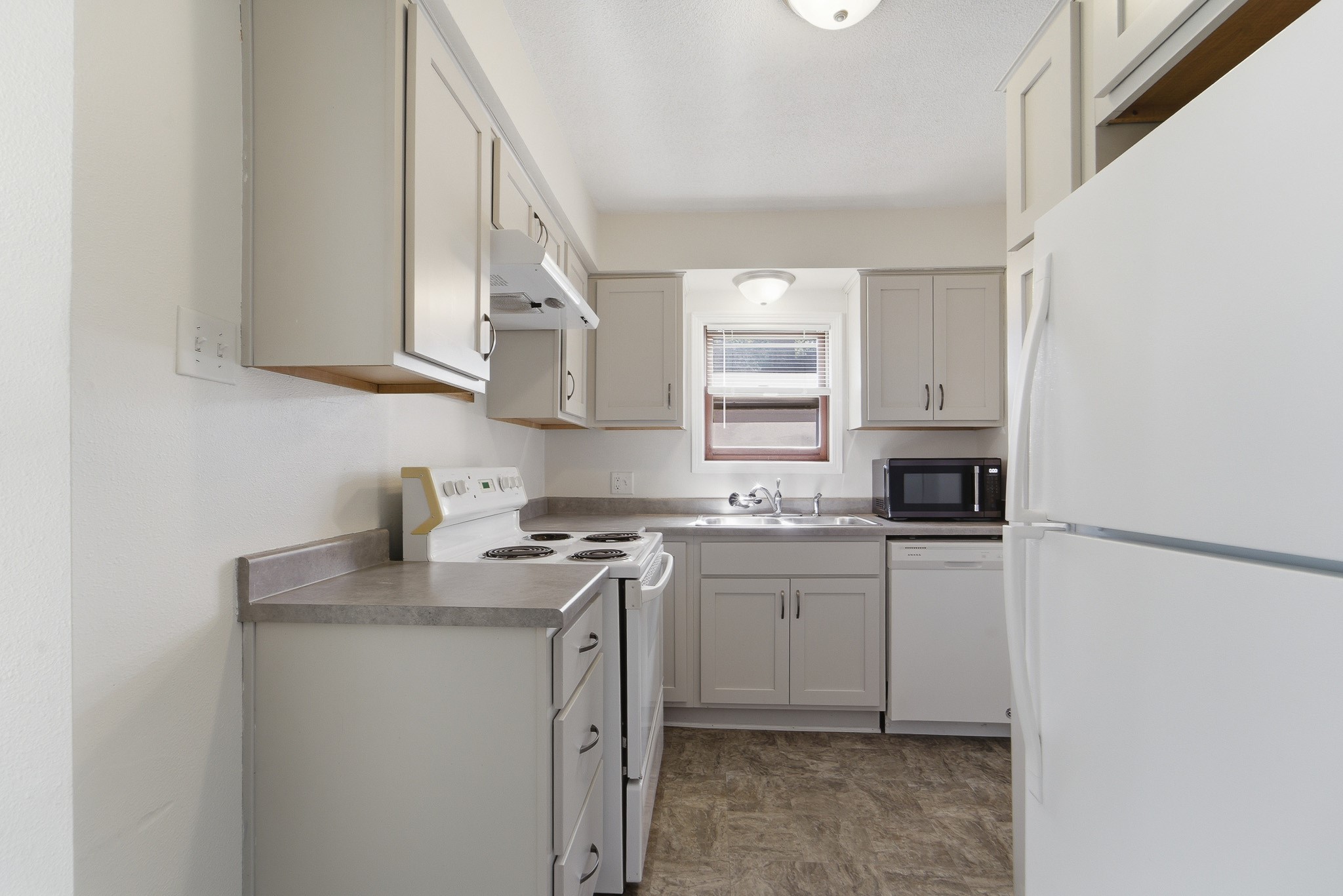 1516 E Jefferson Avenue Property Photo 10