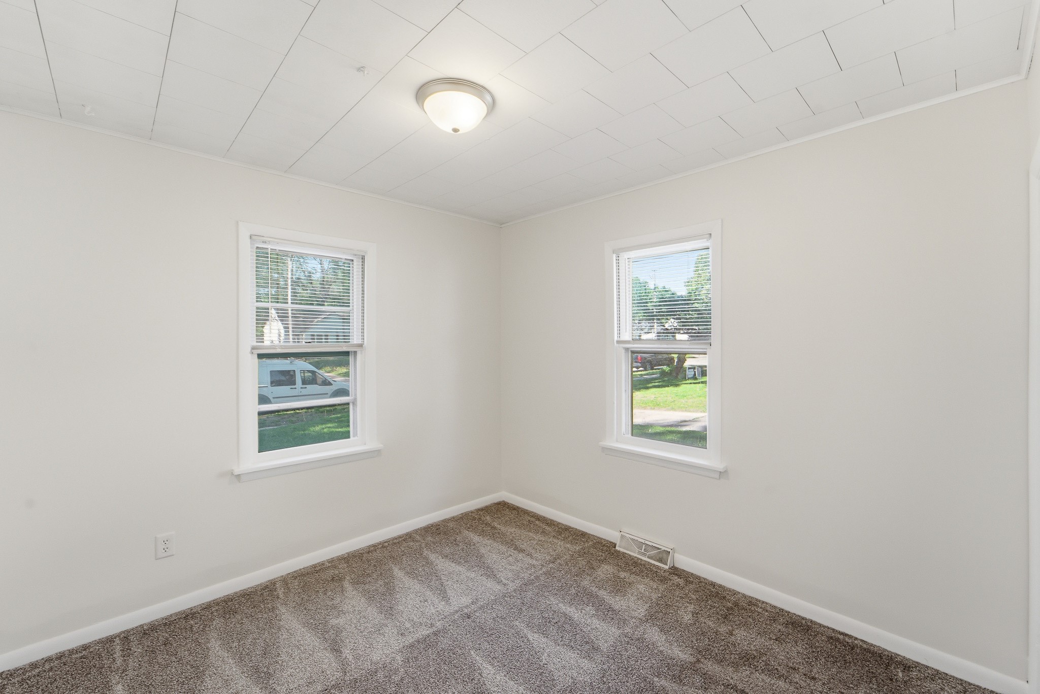 1516 E Jefferson Avenue Property Photo 14