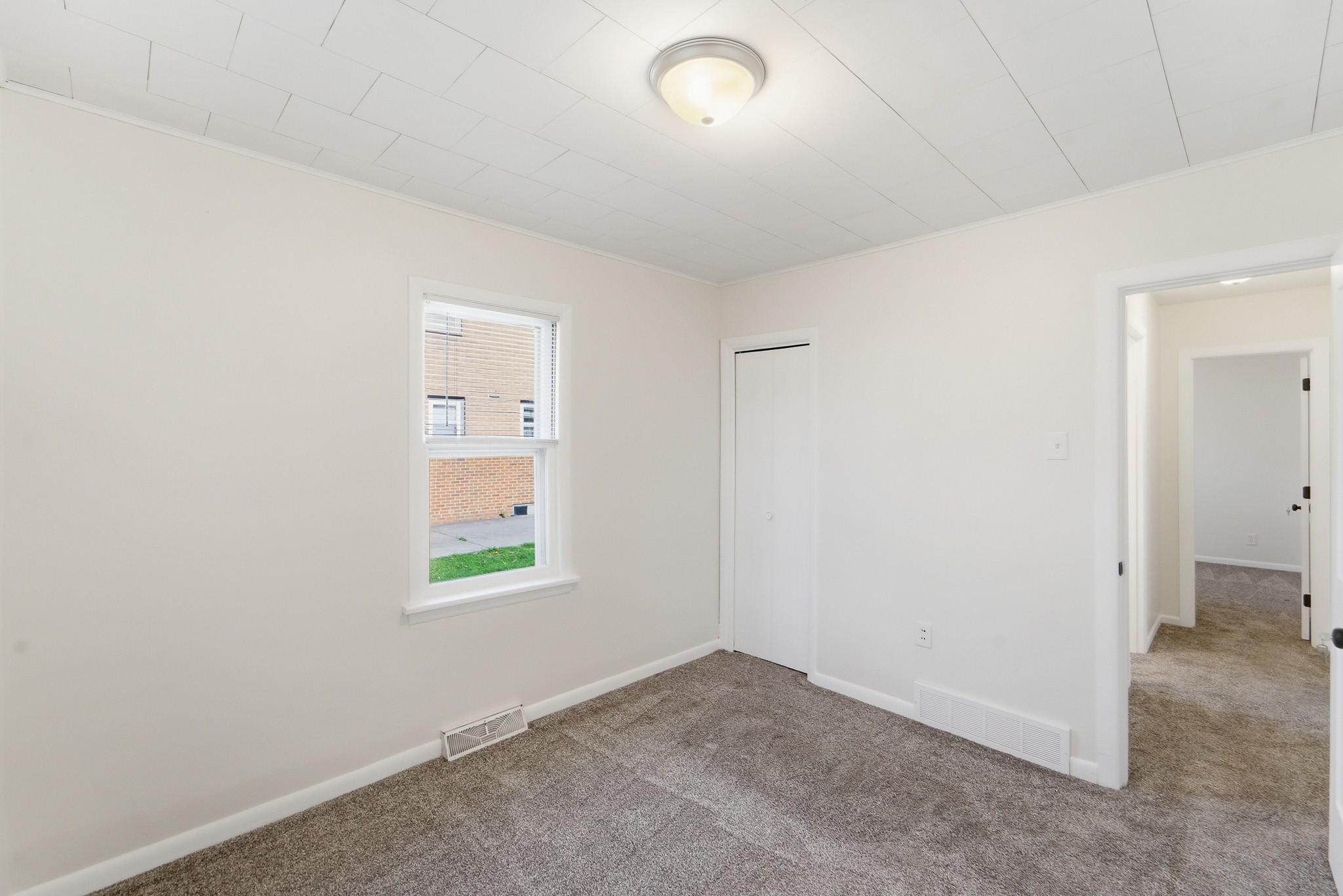 1516 E Jefferson Avenue Property Photo 15