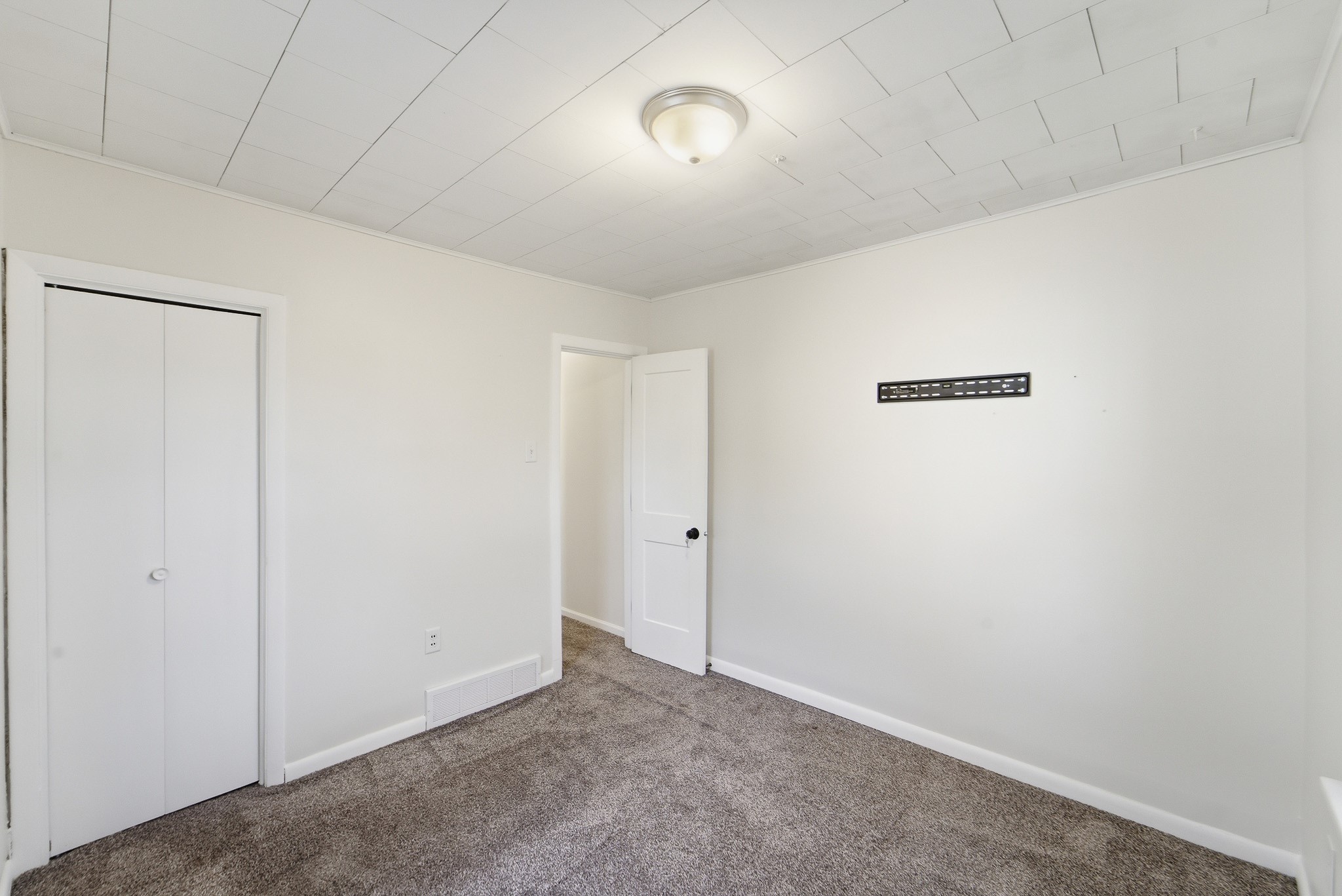 1516 E Jefferson Avenue Property Photo 16