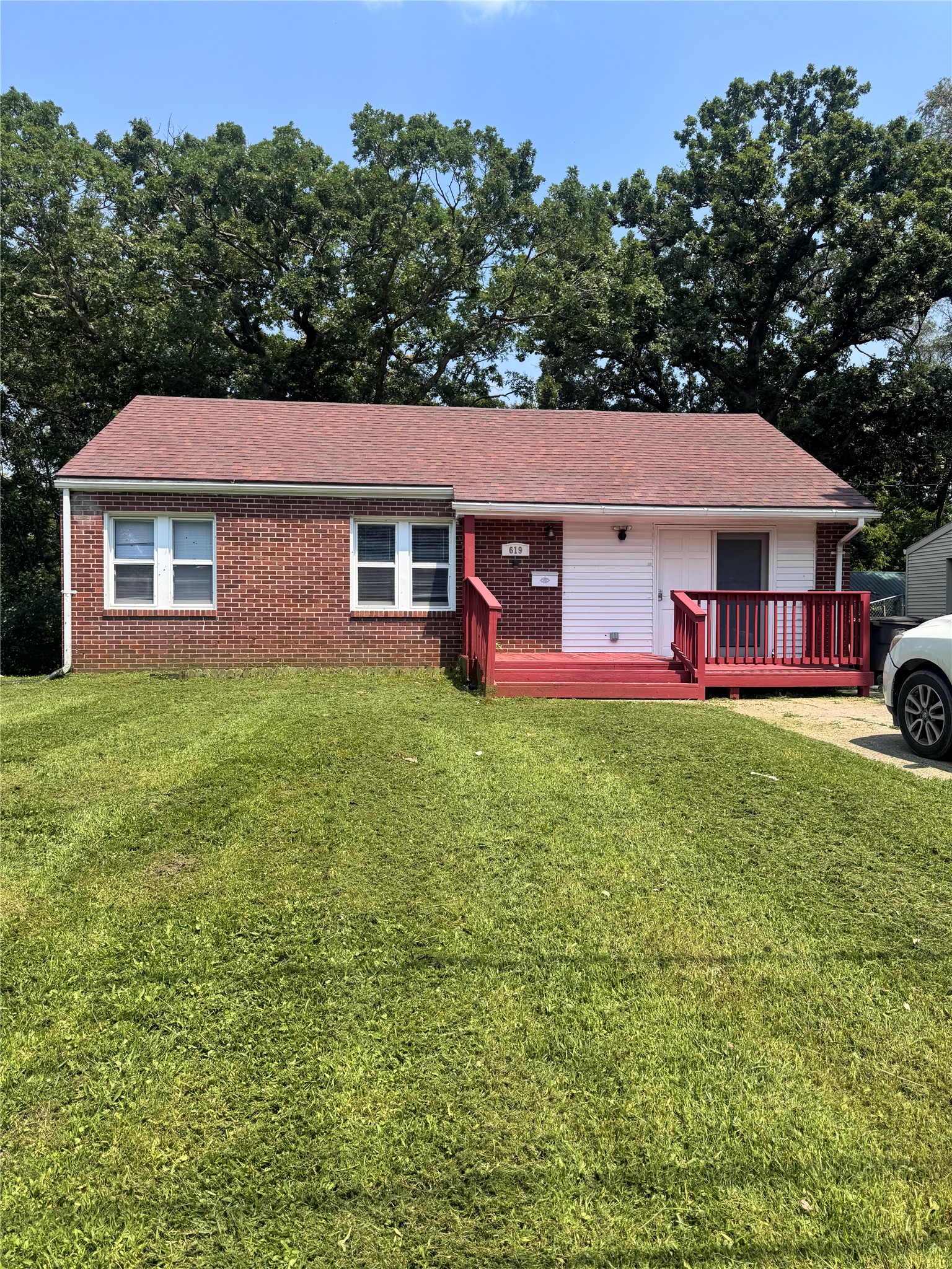 619 Palmer Place Property Photo 1