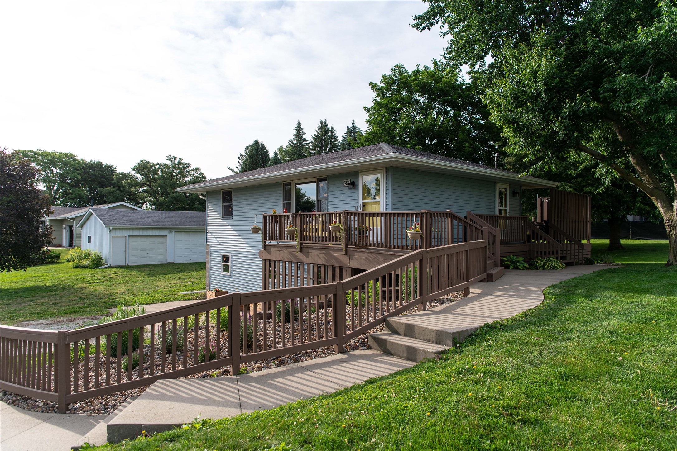 501 E Washington Street Property Photo 1