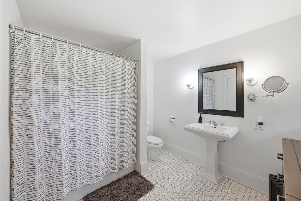 413 38th Place Property Photo 30