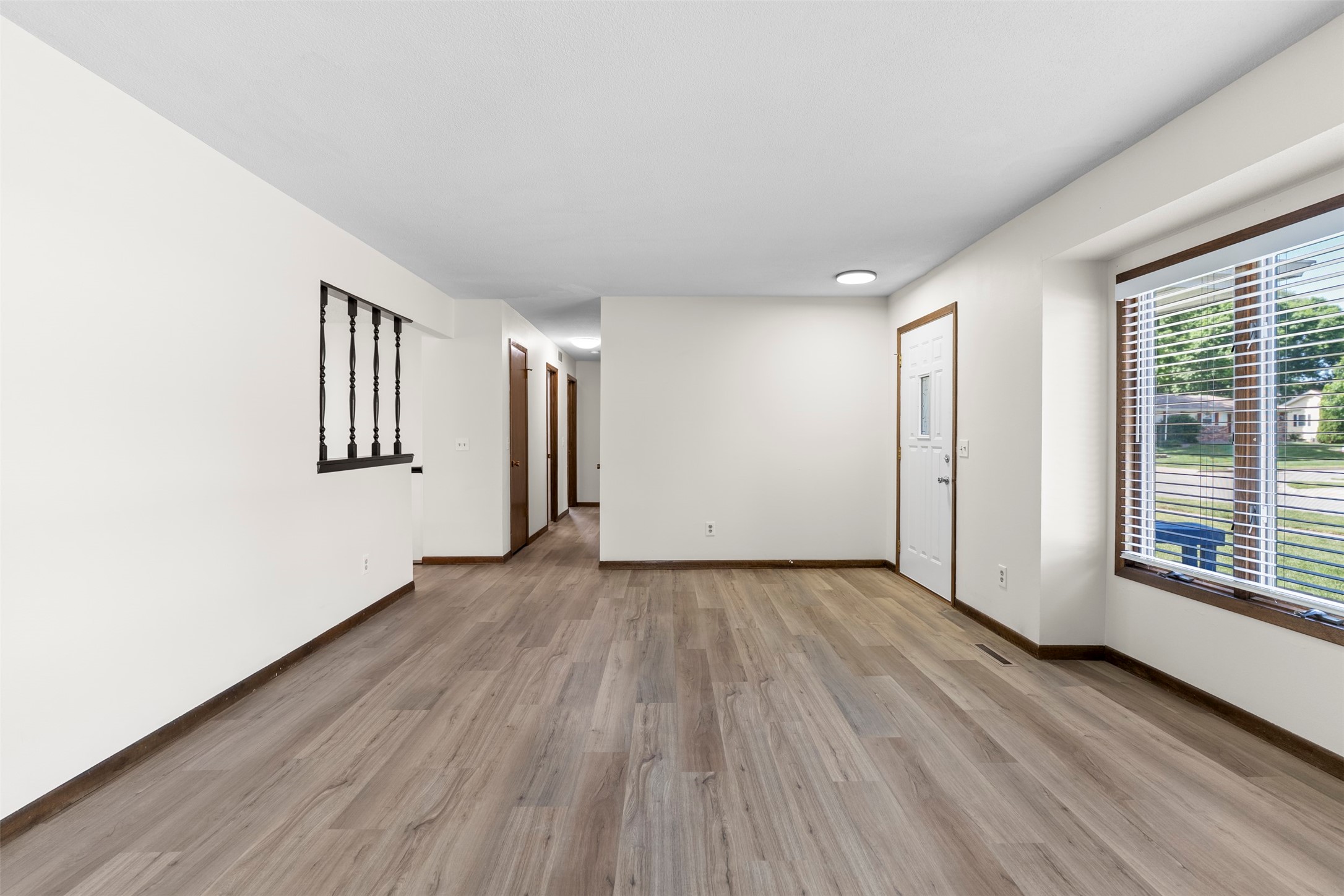 409 Se Wanda Drive Property Photo 5