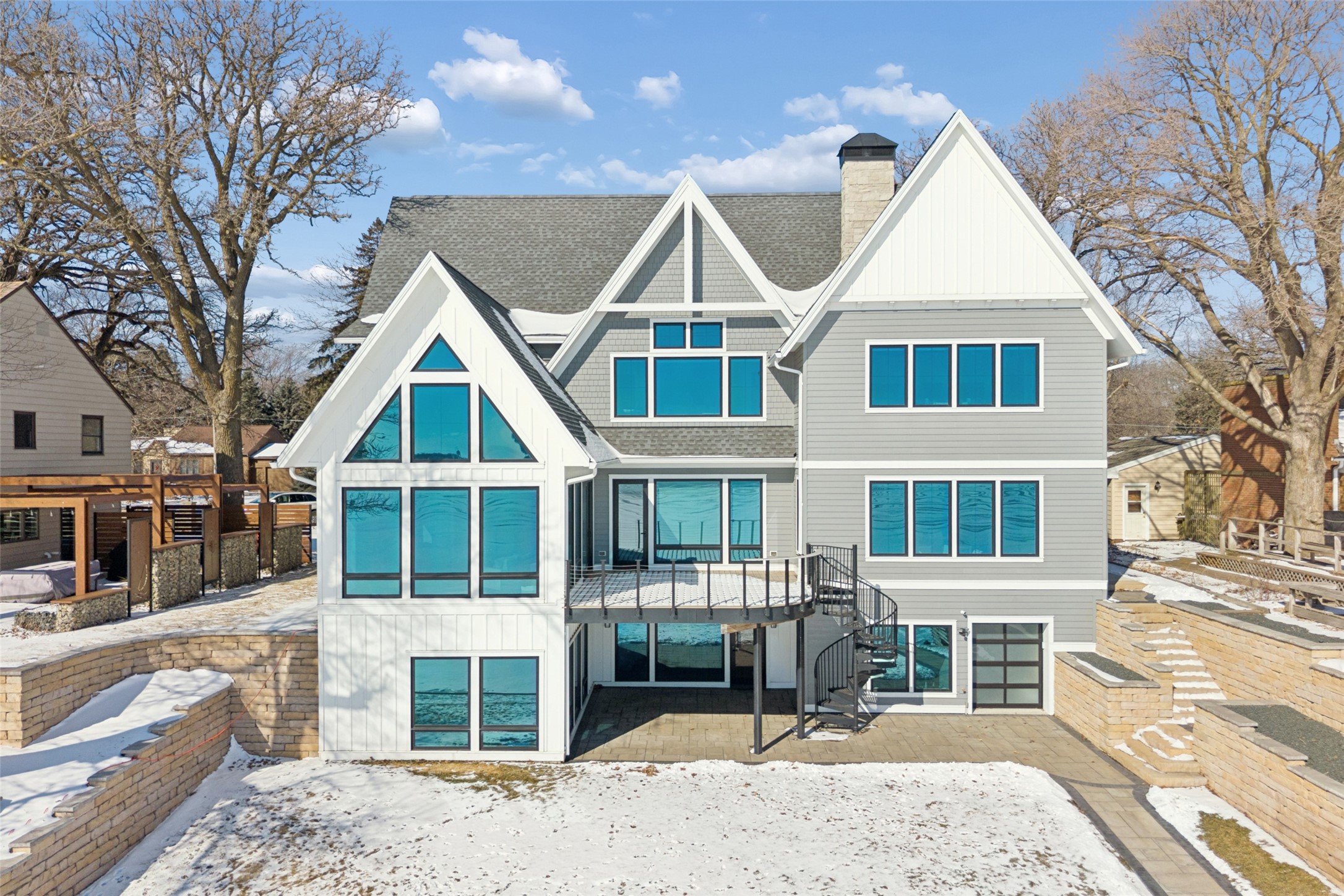 1811 N Shore Drive Property Photo 5
