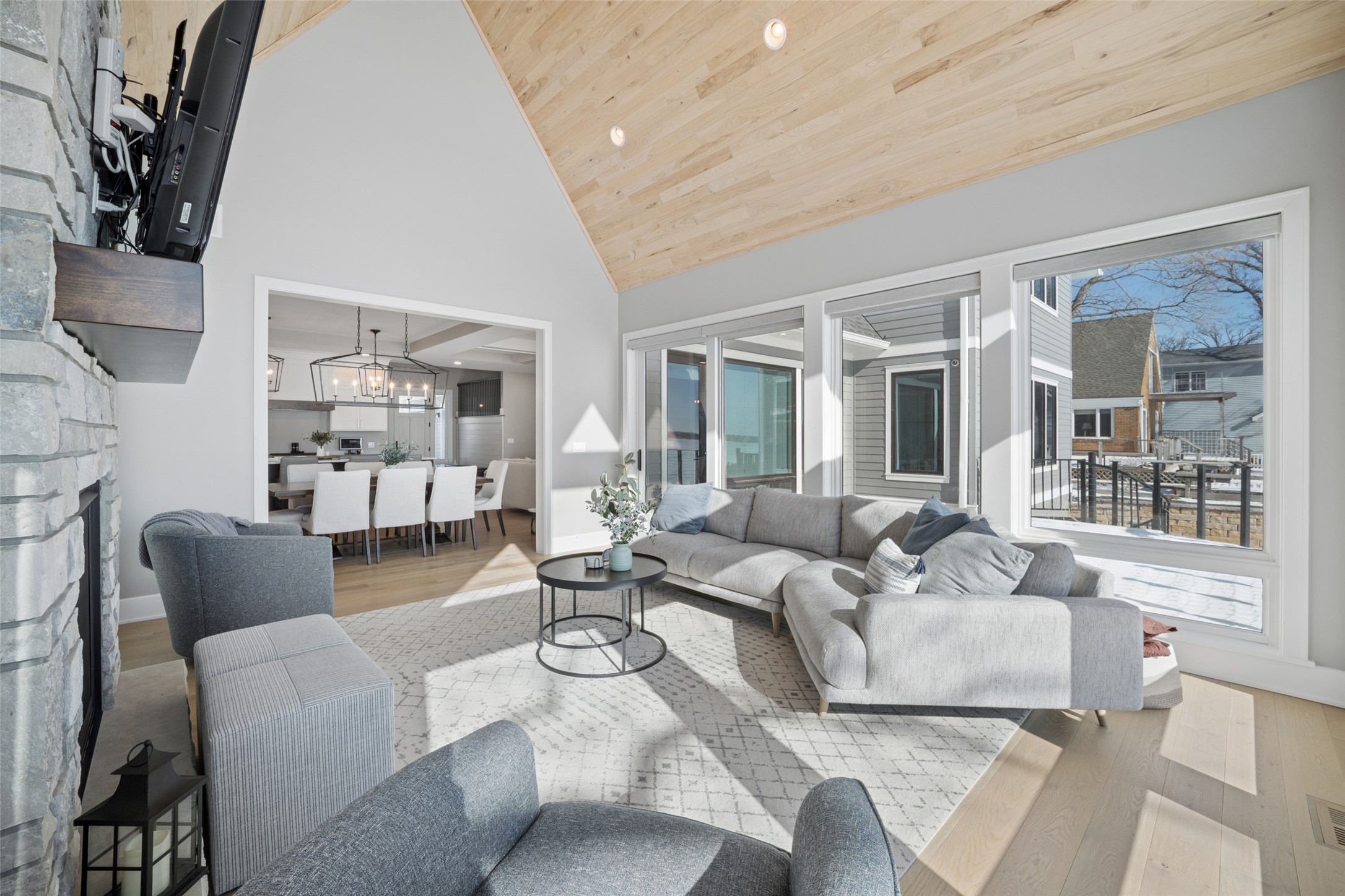 1811 N Shore Drive Property Photo 11