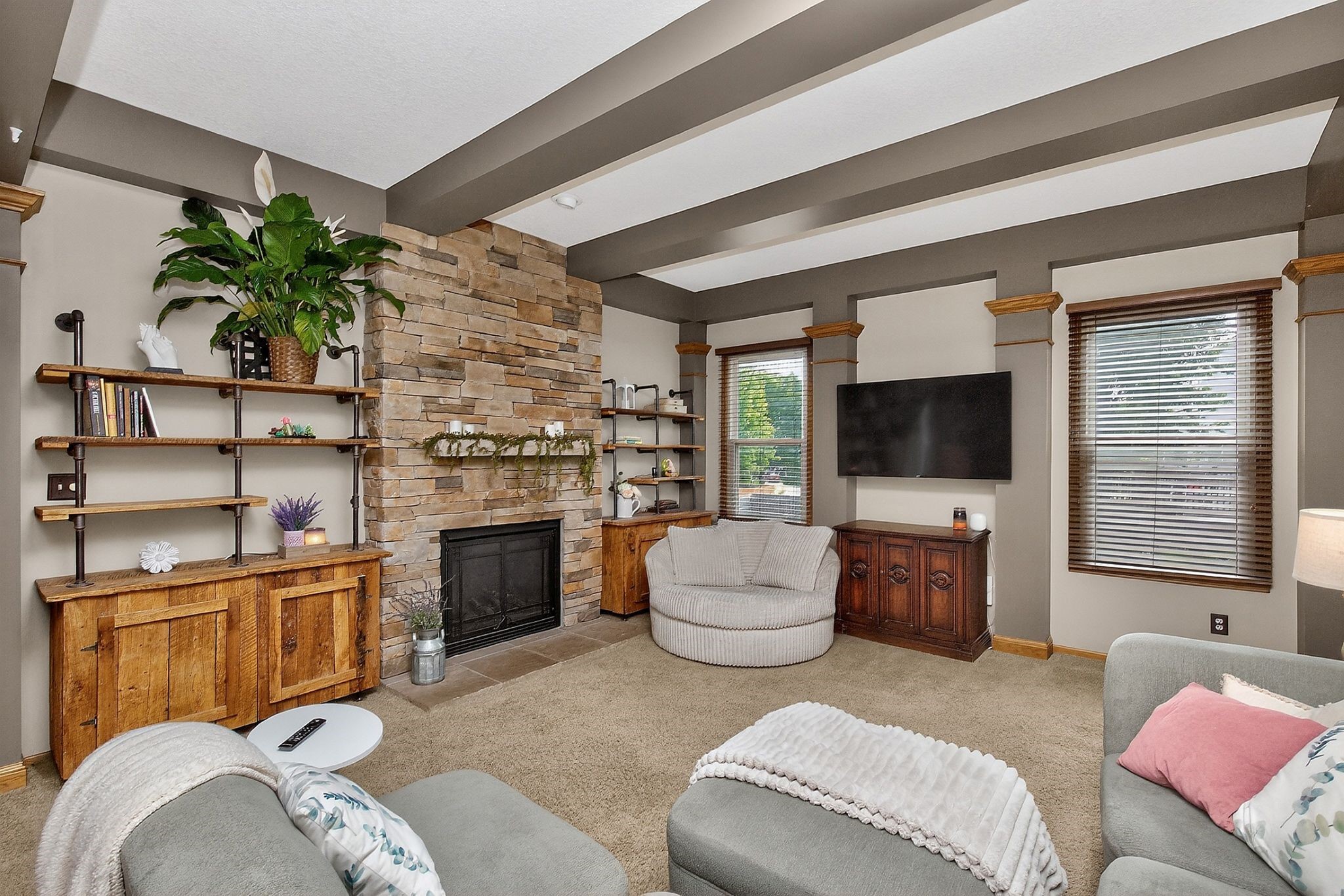 7422 Dakota Circle Property Photo 4