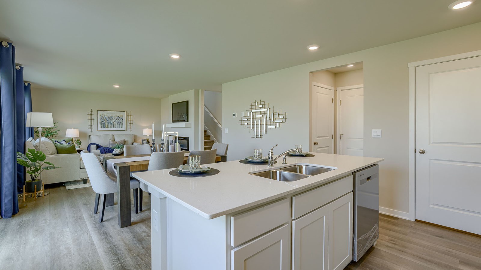 1203 Ne Deerfield Drive Property Photo 6