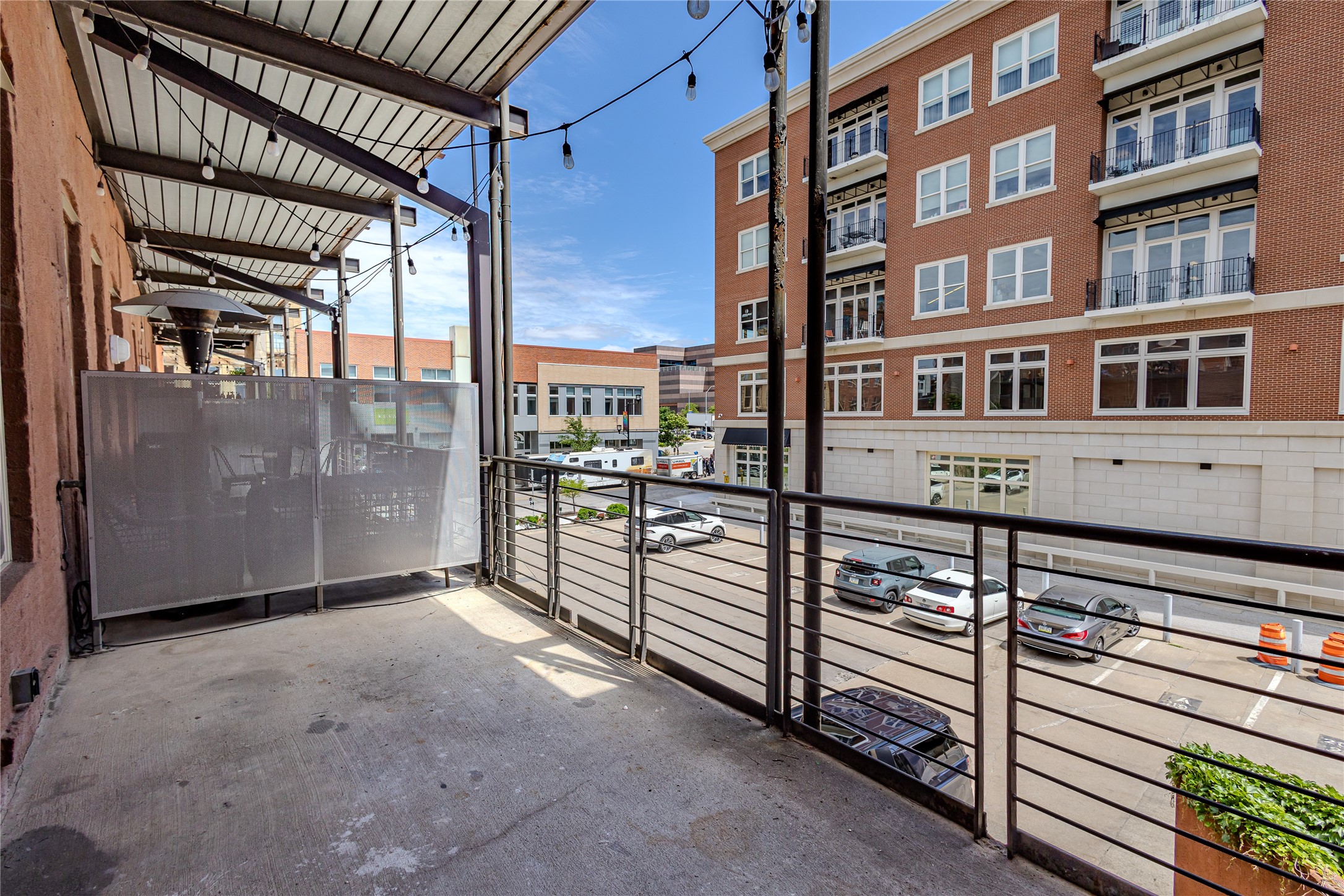 507 E Locust Street 207 Property Photo 1