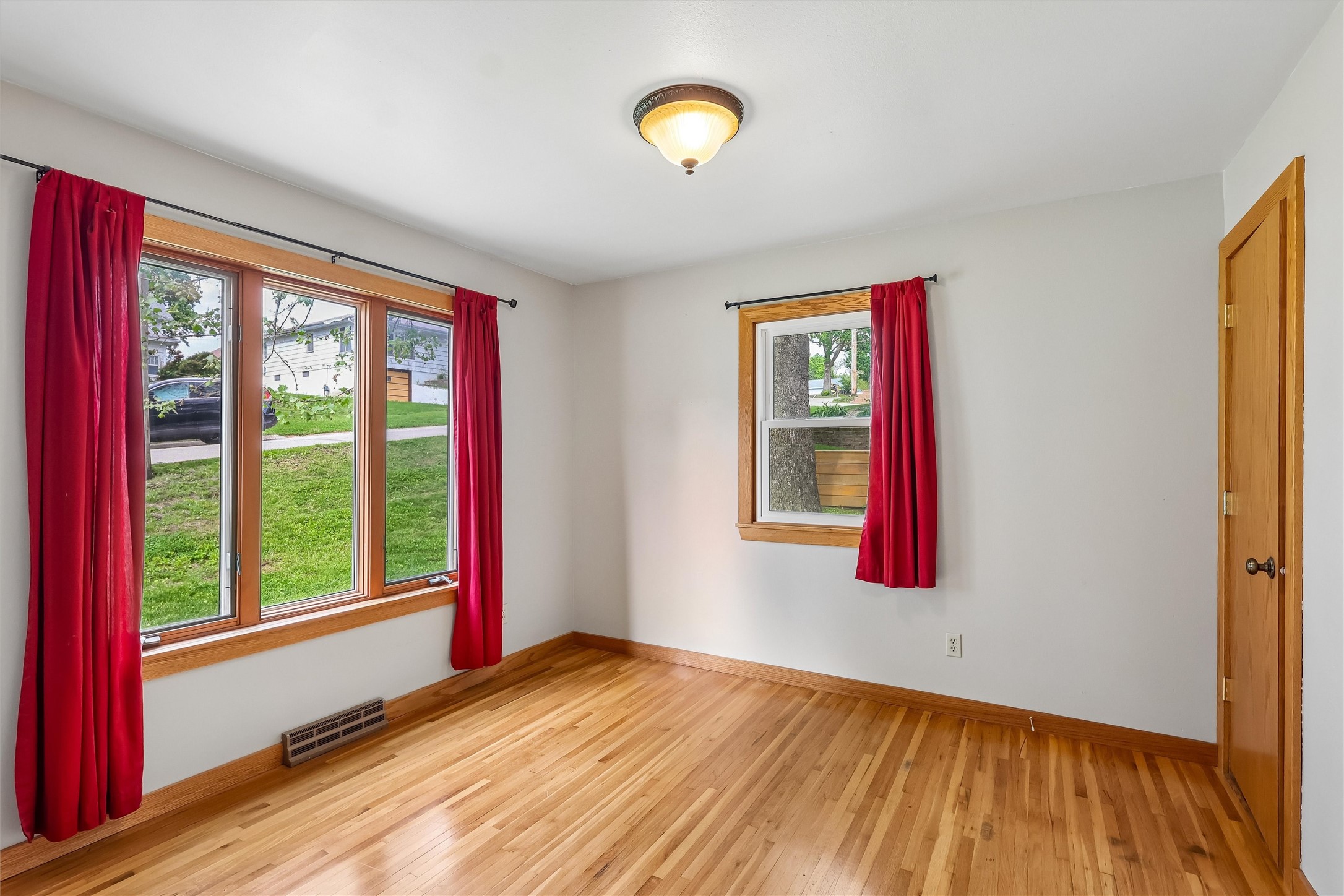 700 Division Street Property Photo 16
