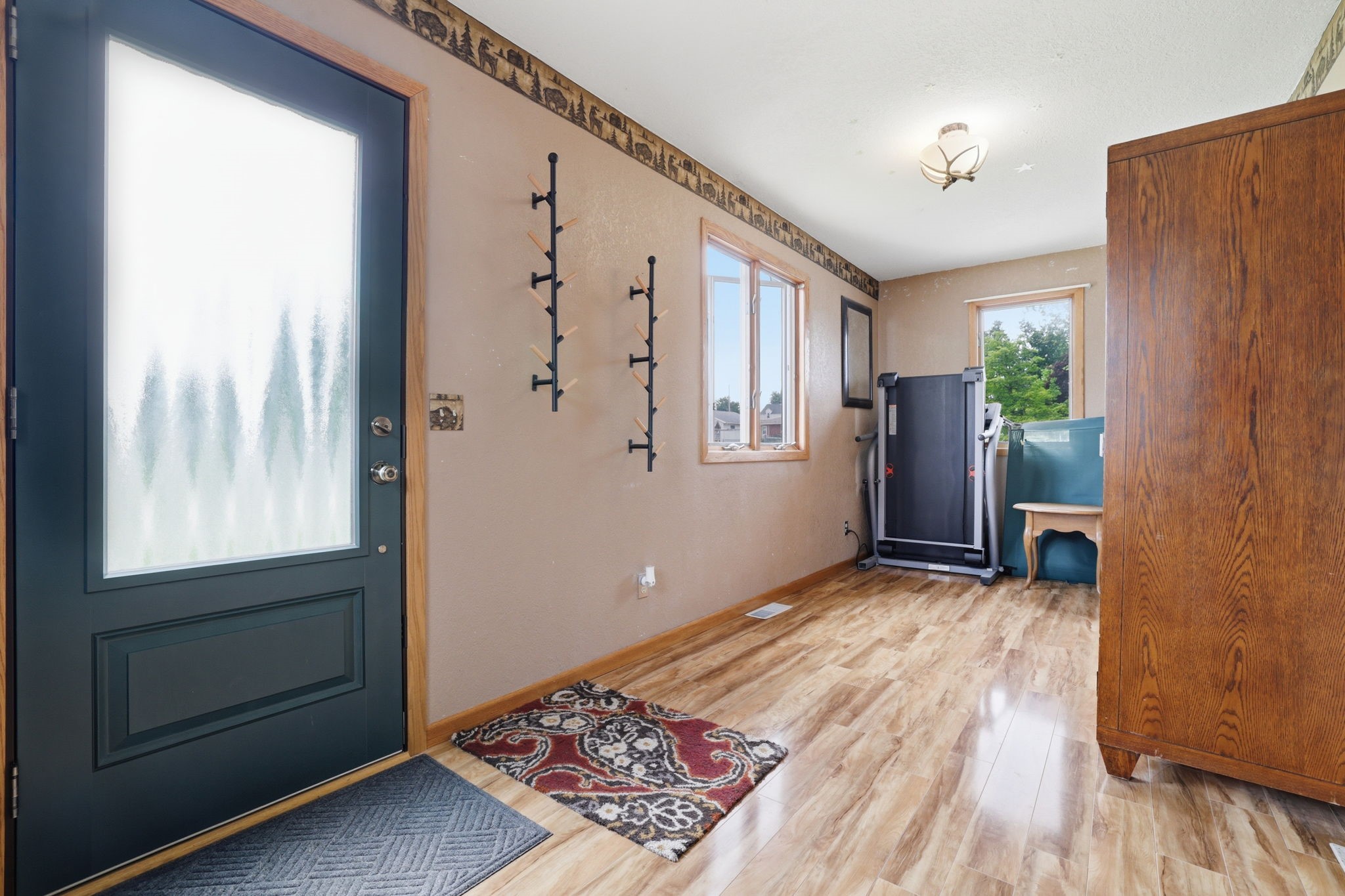 309 E First Street Property Photo 4