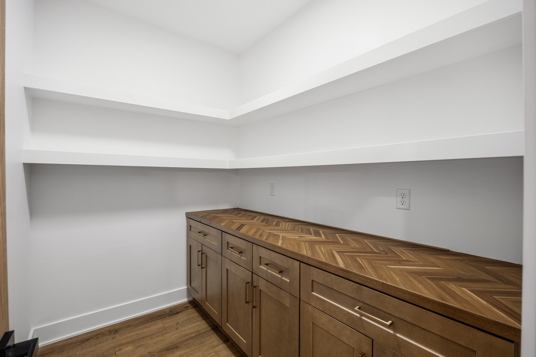 5380 Carter Court Property Photo 11