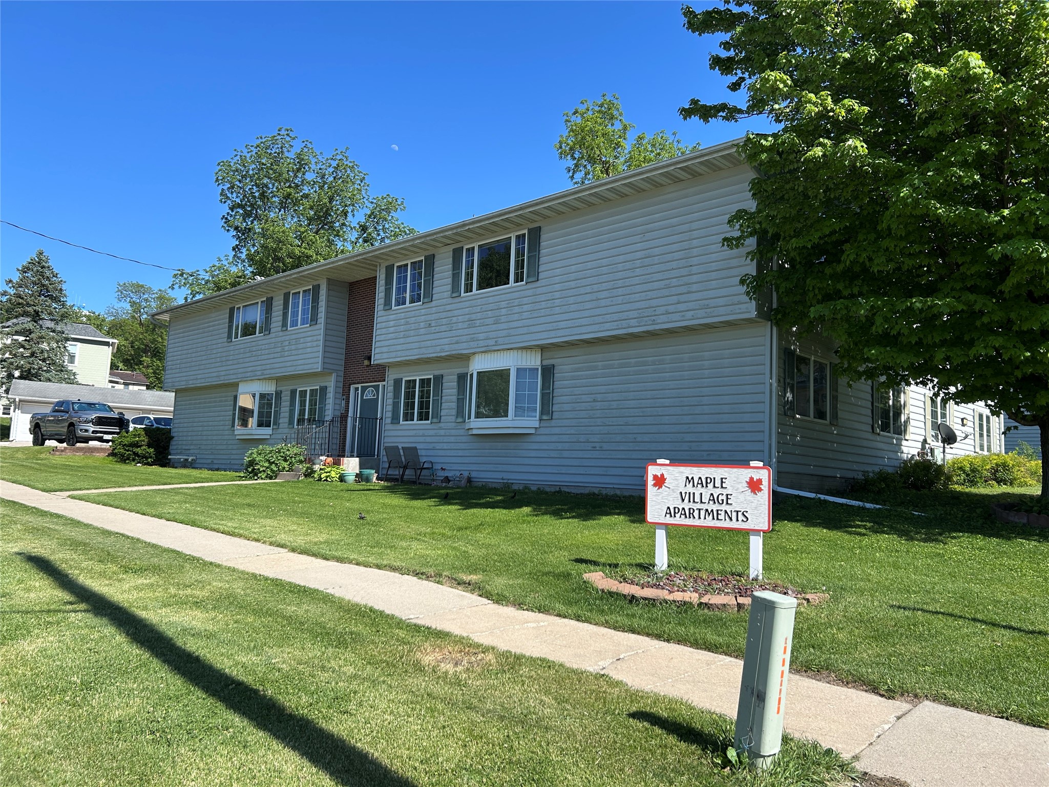 24 N Maple Street Property Photo 1