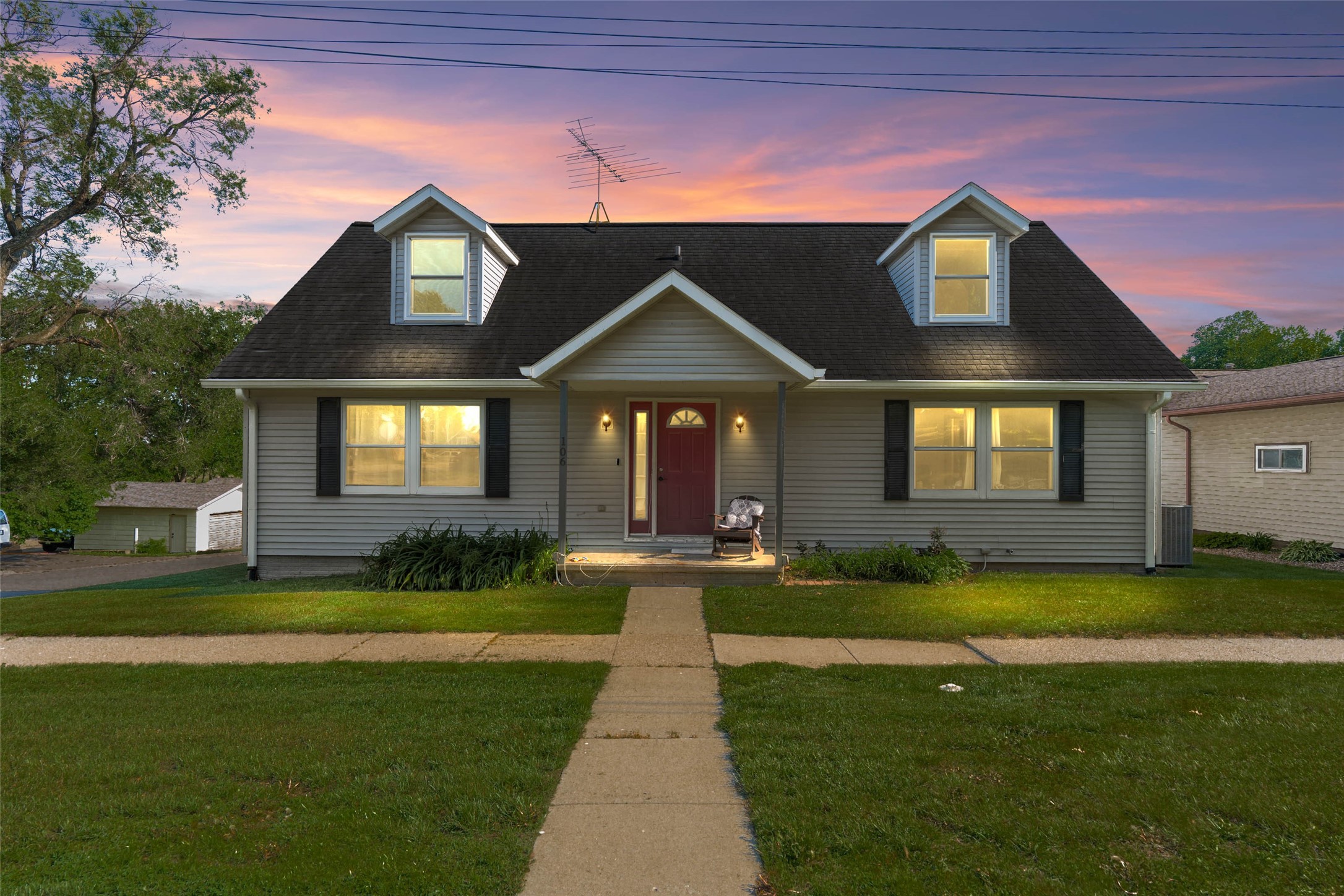 106 E South Street Property Photo 1