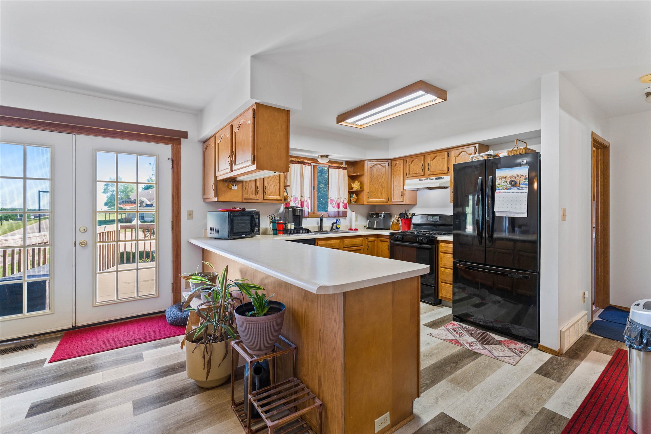 106 E South Street Property Photo 8