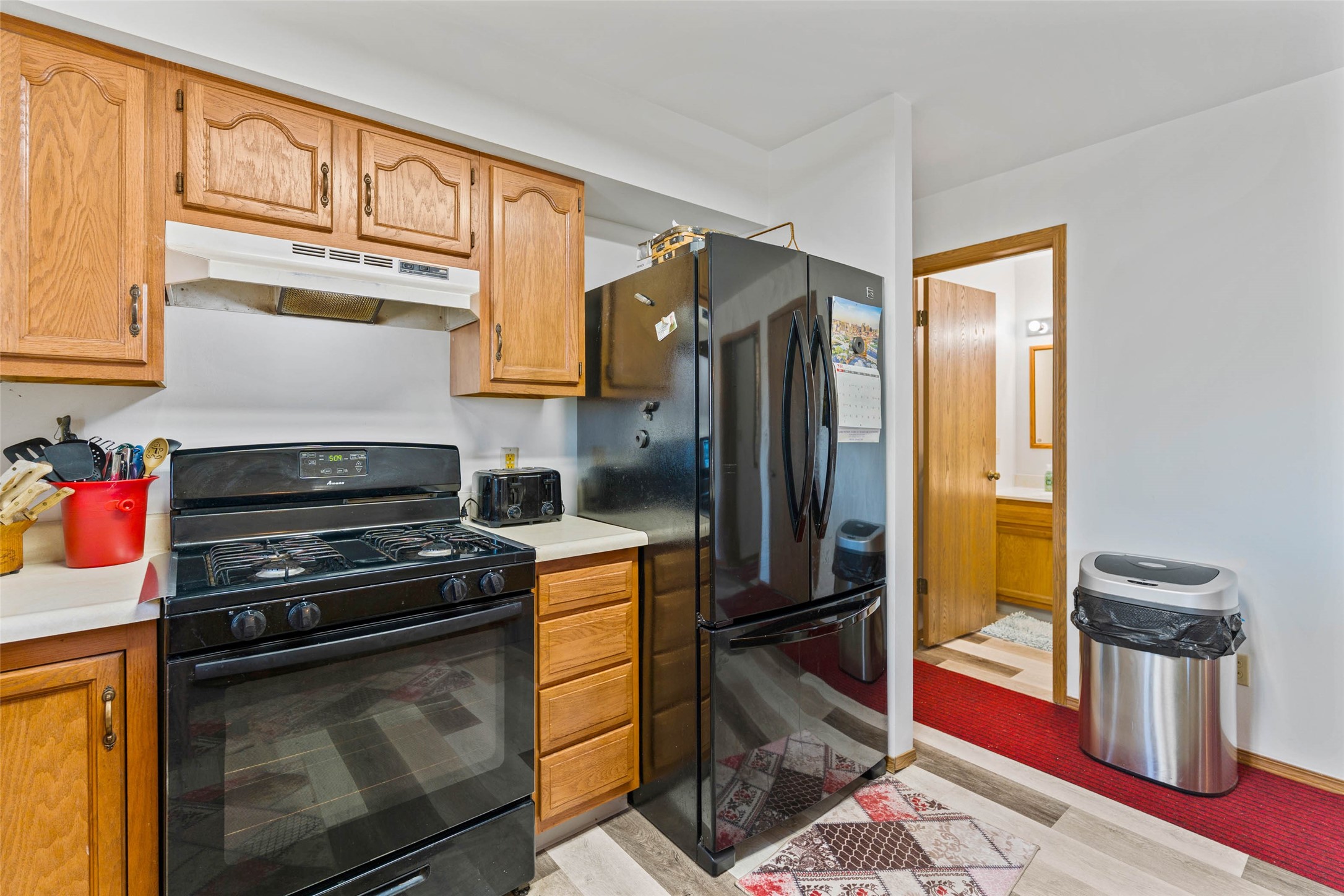 106 E South Street Property Photo 10