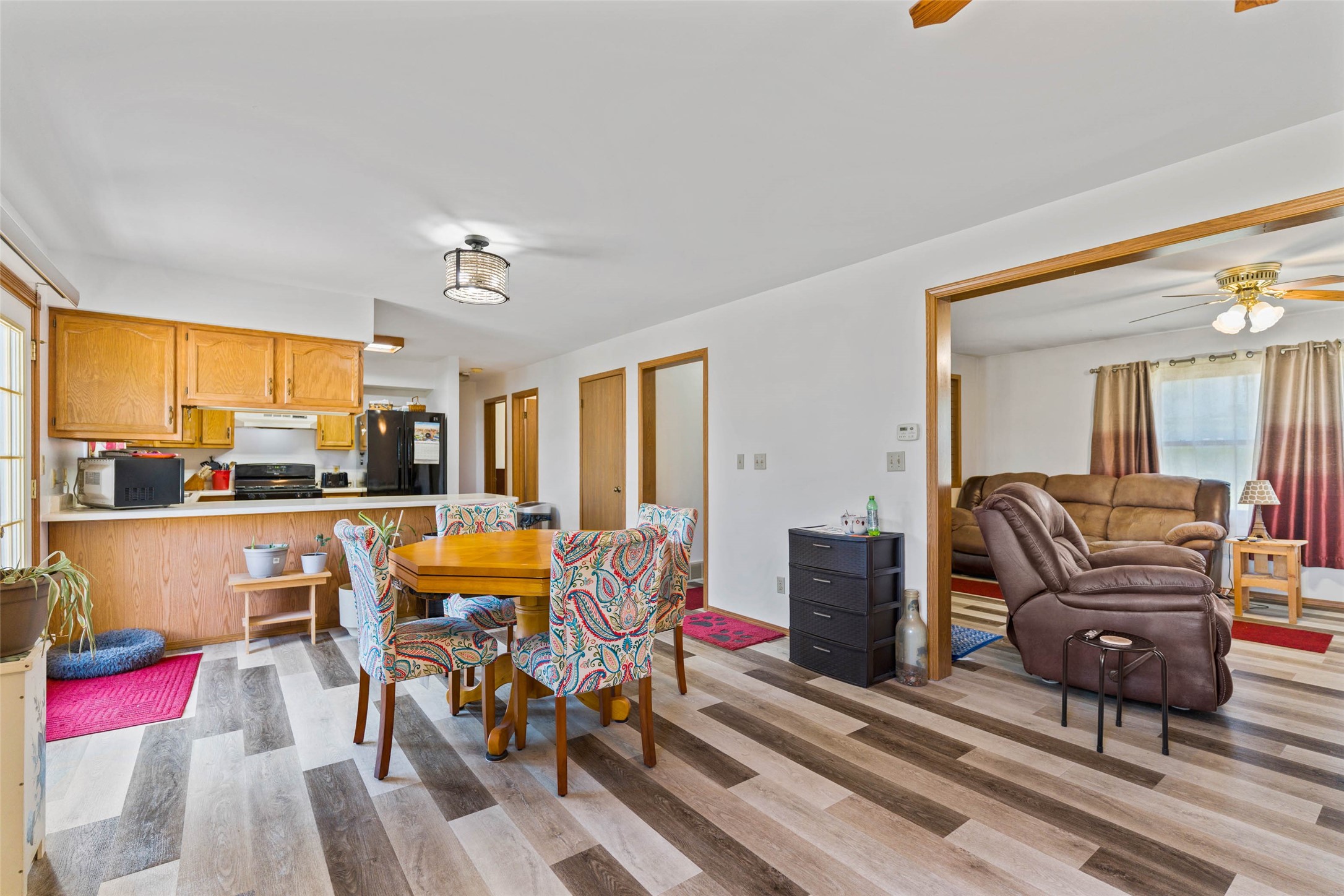 106 E South Street Property Photo 15