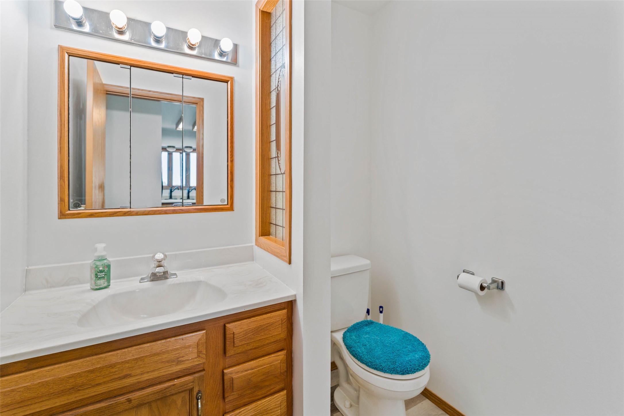 106 E South Street Property Photo 16