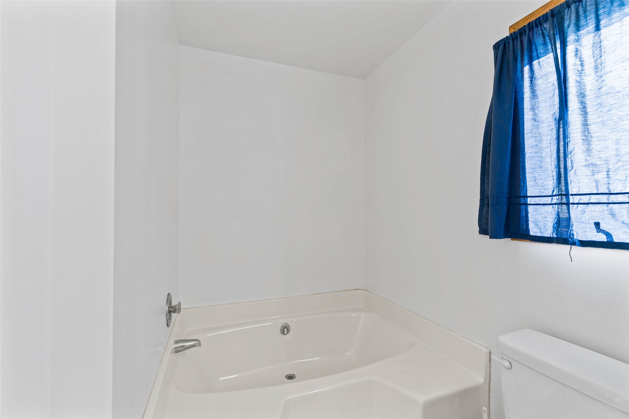 106 E South Street Property Photo 21