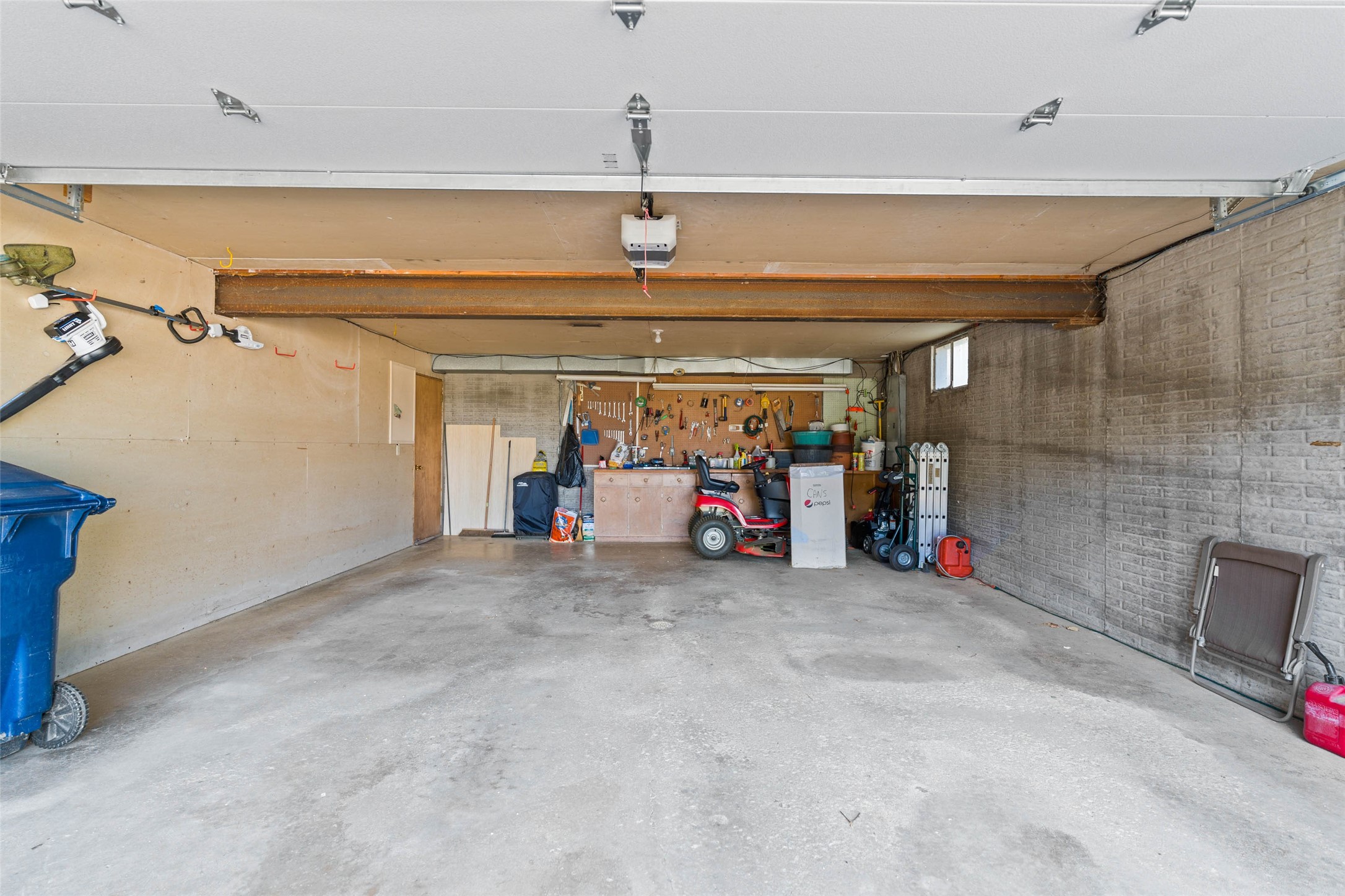 106 E South Street Property Photo 28
