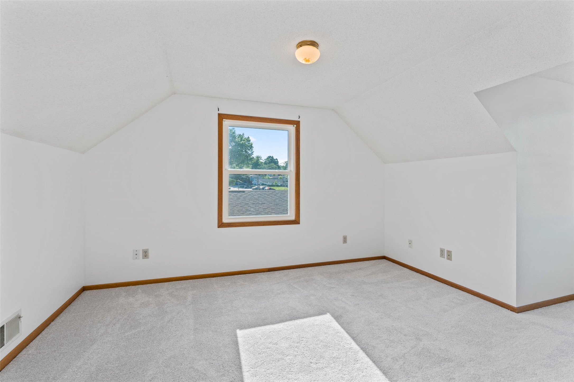 106 E South Street Property Photo 29