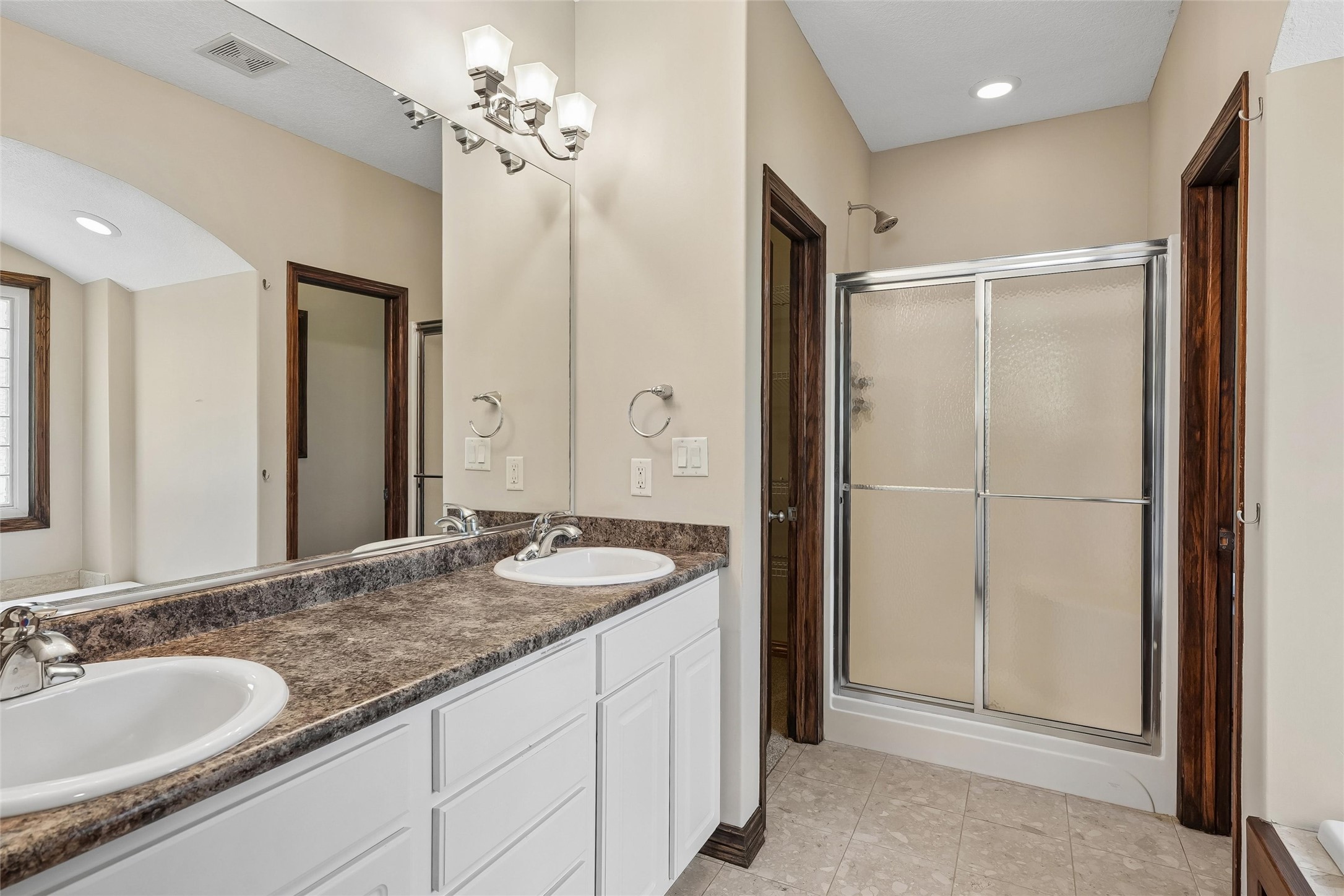 910 Se Brentwood Drive Property Photo 14