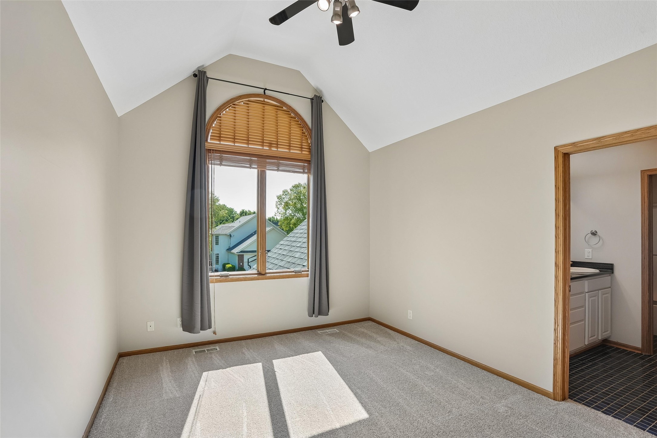 910 Se Brentwood Drive Property Photo 17