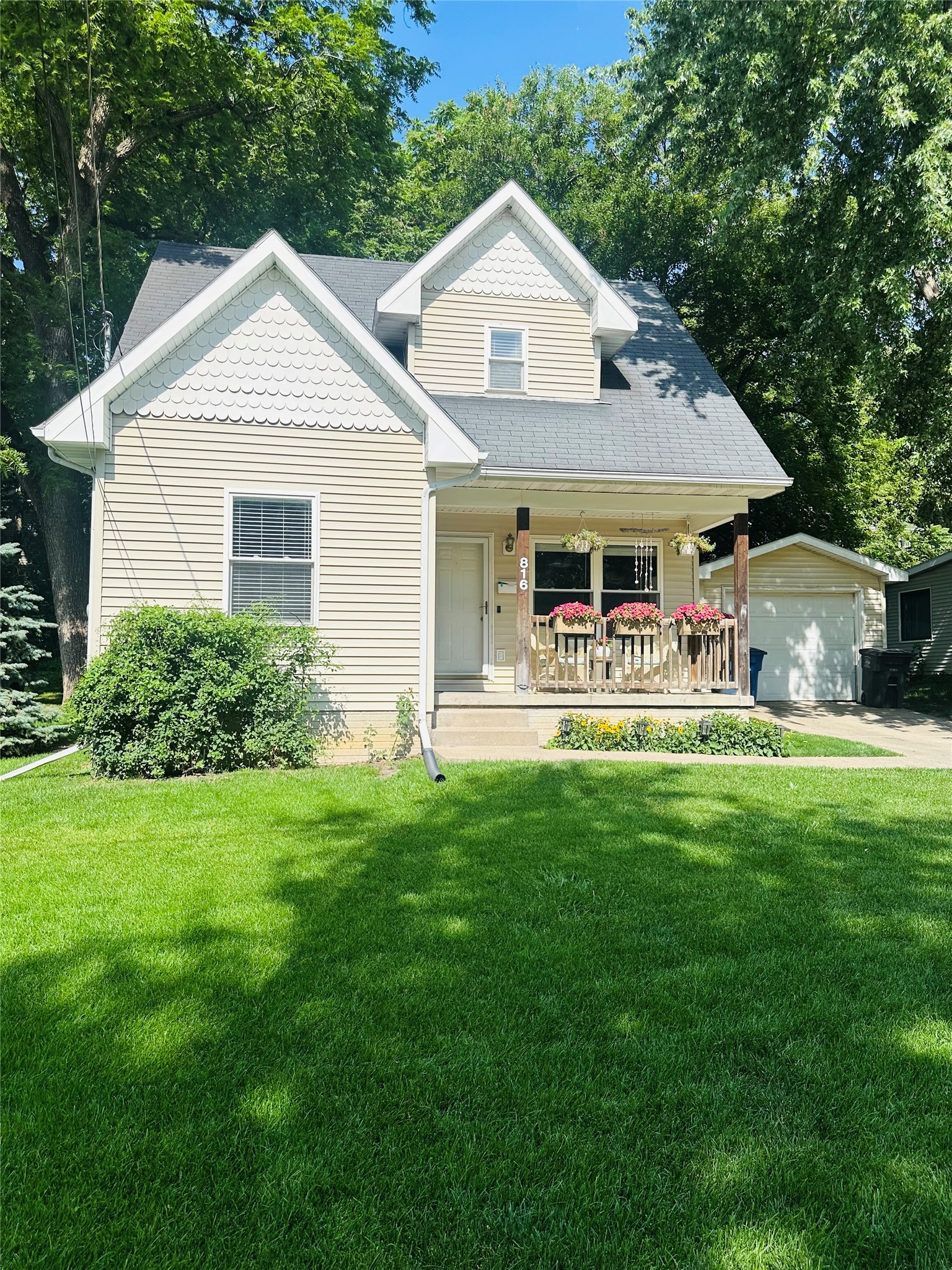 816 23rd Street Property Photo 1