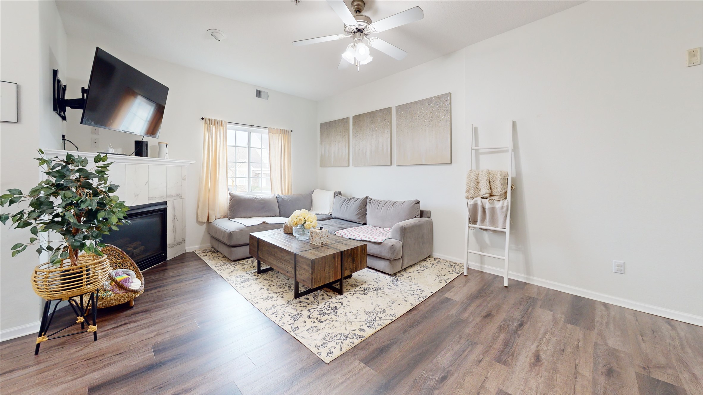 6255 Beechtree Drive 4202 Property Photo 4