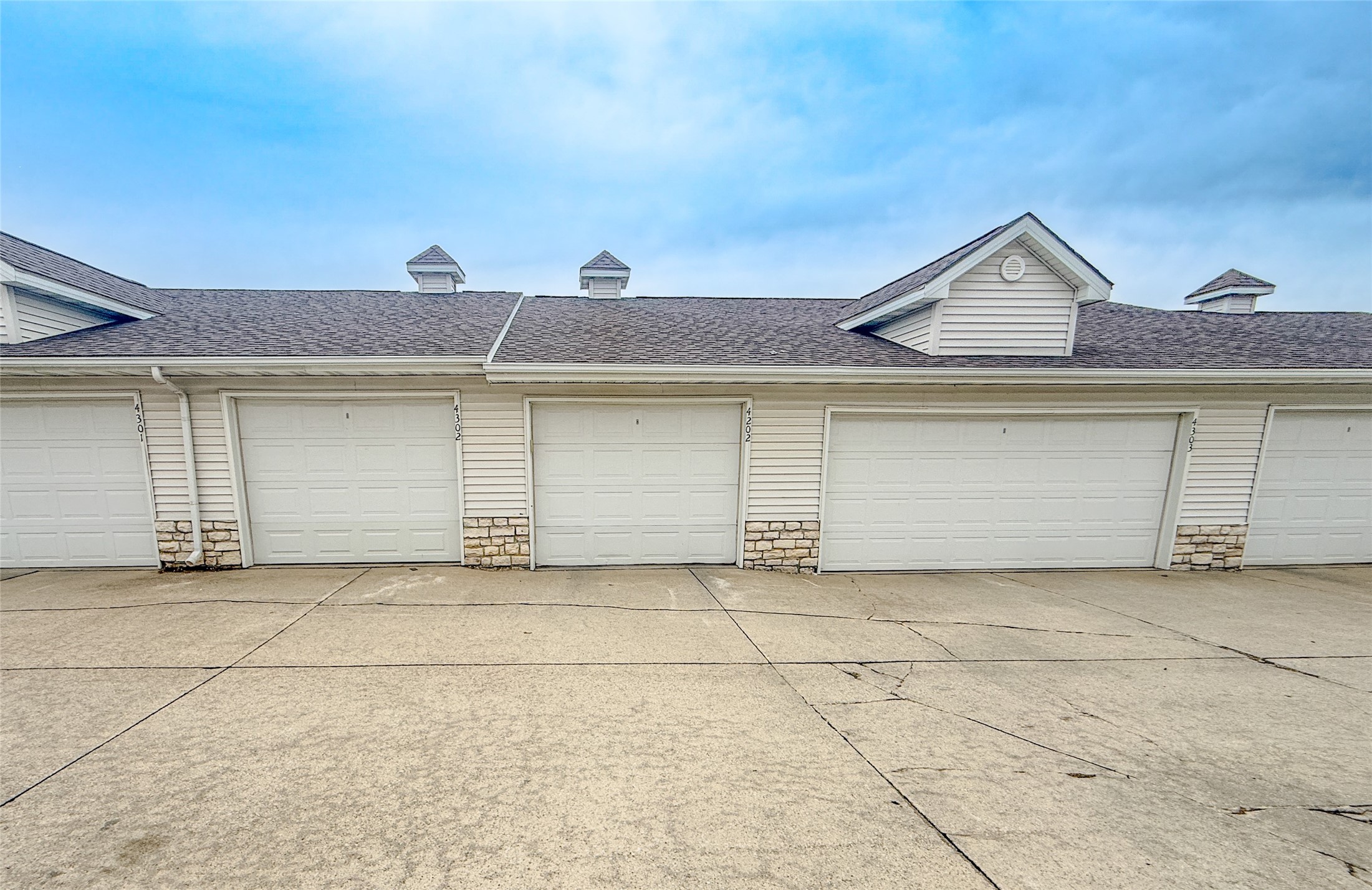6255 Beechtree Drive 4202 Property Photo 18